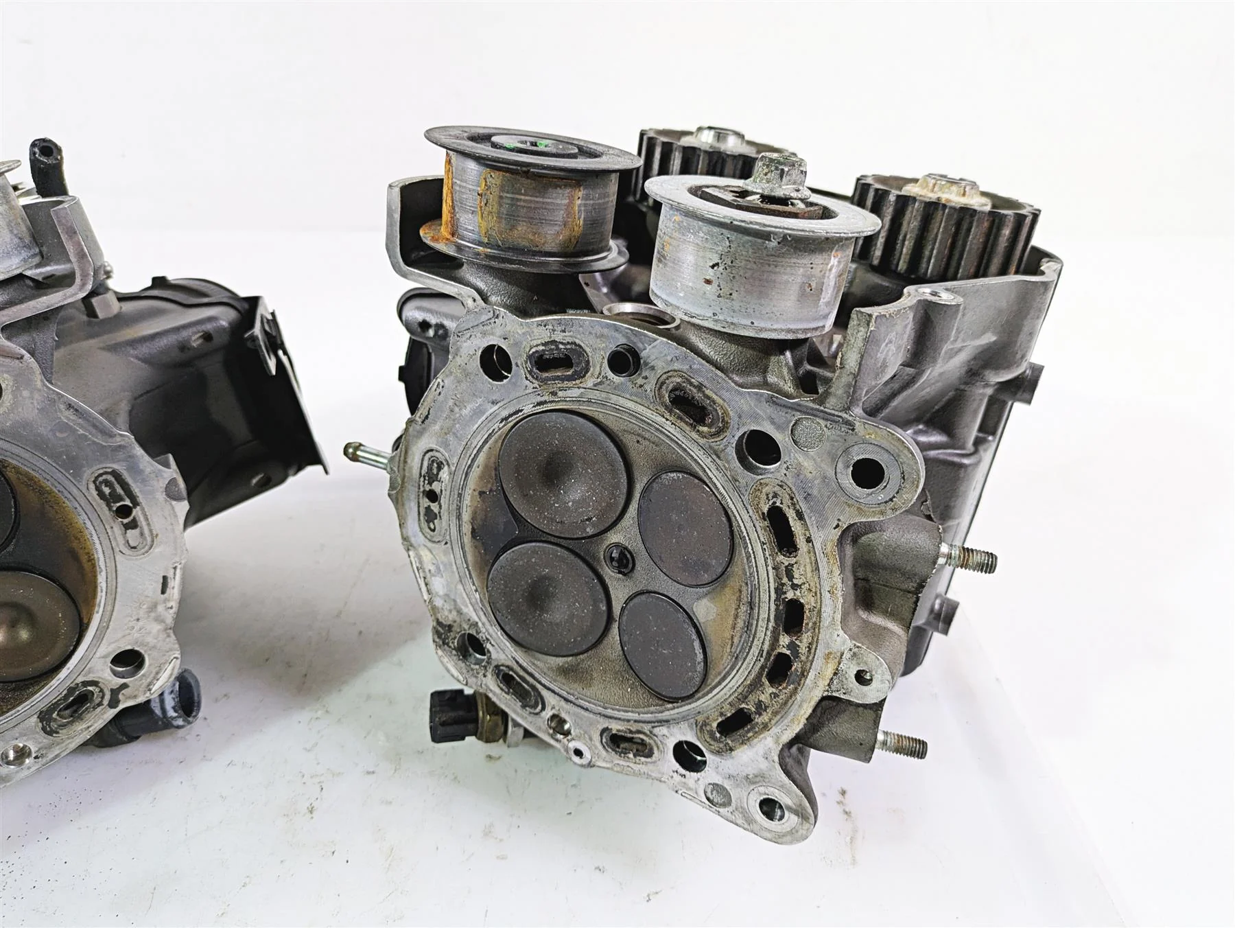 2012 Ducati Streetfighter 848 Cylinderhead Cylinder Heads 30123301AB 30122782AB - Image 3