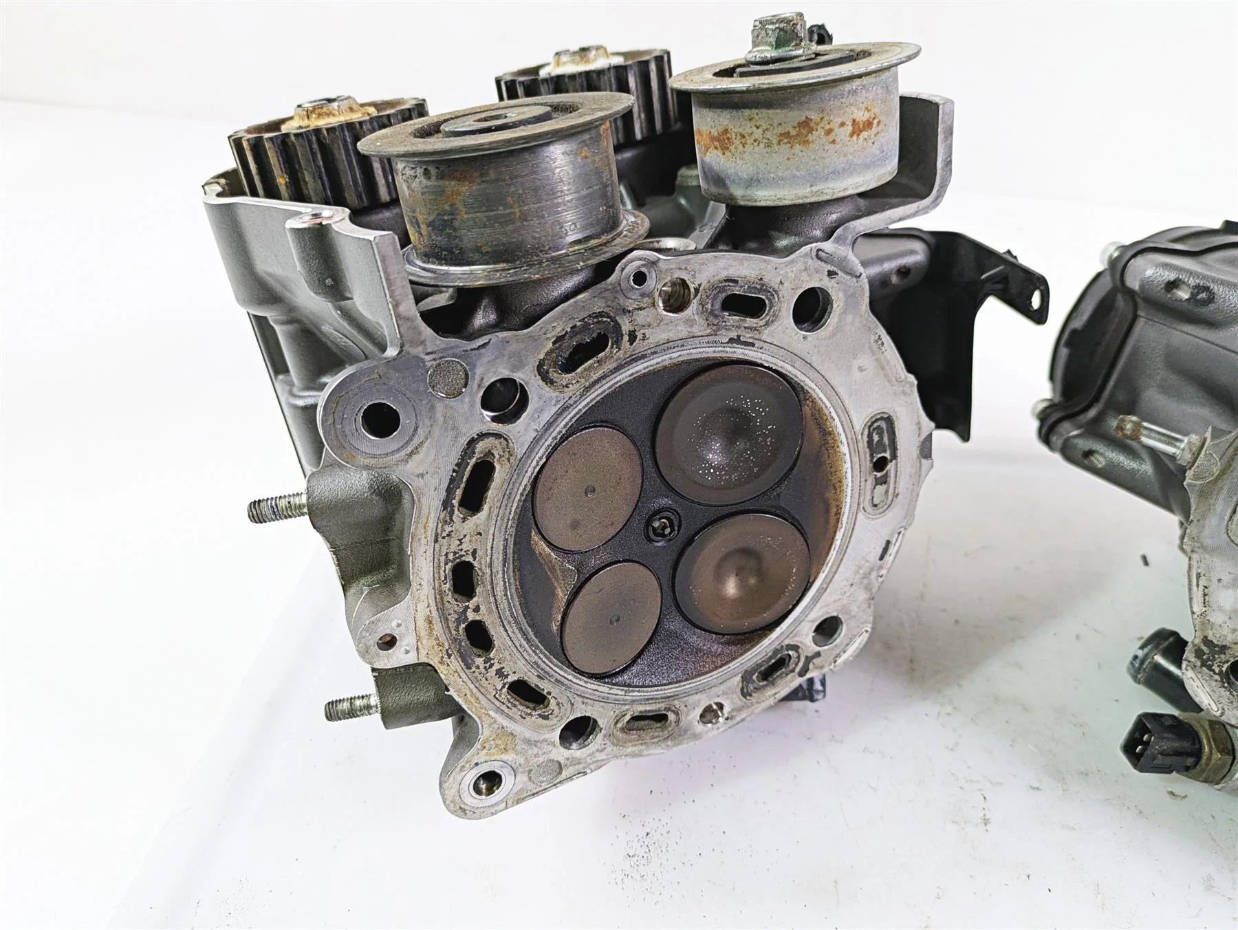 2012 Ducati Streetfighter 848 Cylinderhead Cylinder Heads 30123301AB 30122782AB - Image 4