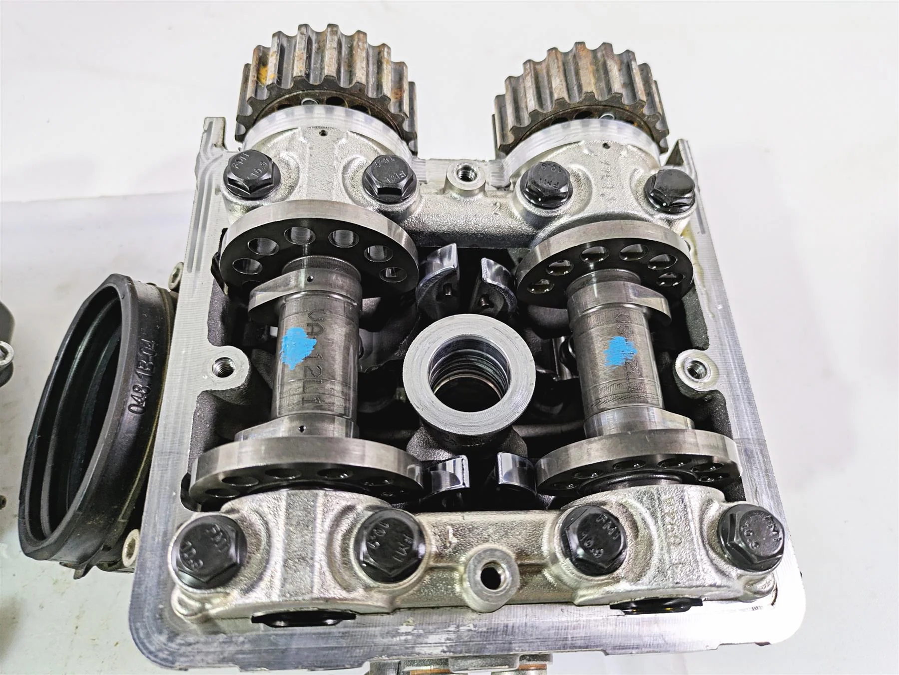 2012 Ducati Streetfighter 848 Cylinderhead Cylinder Heads 30123301AB 30122782AB - Image 5