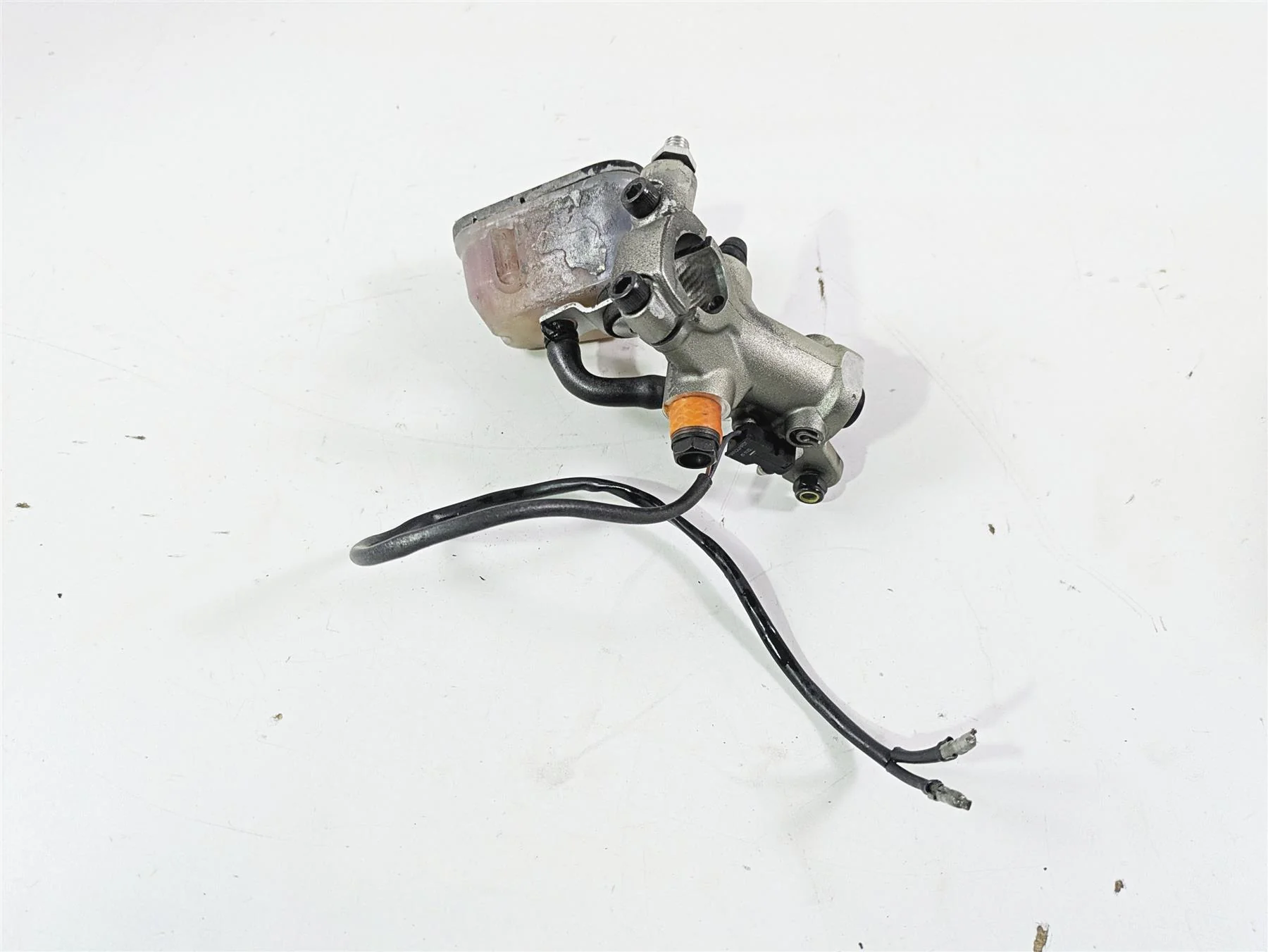 2012 Ducati Streetfighter 848 Front Radial Brake Master Cylinder Brembo 62440572 - Image 4