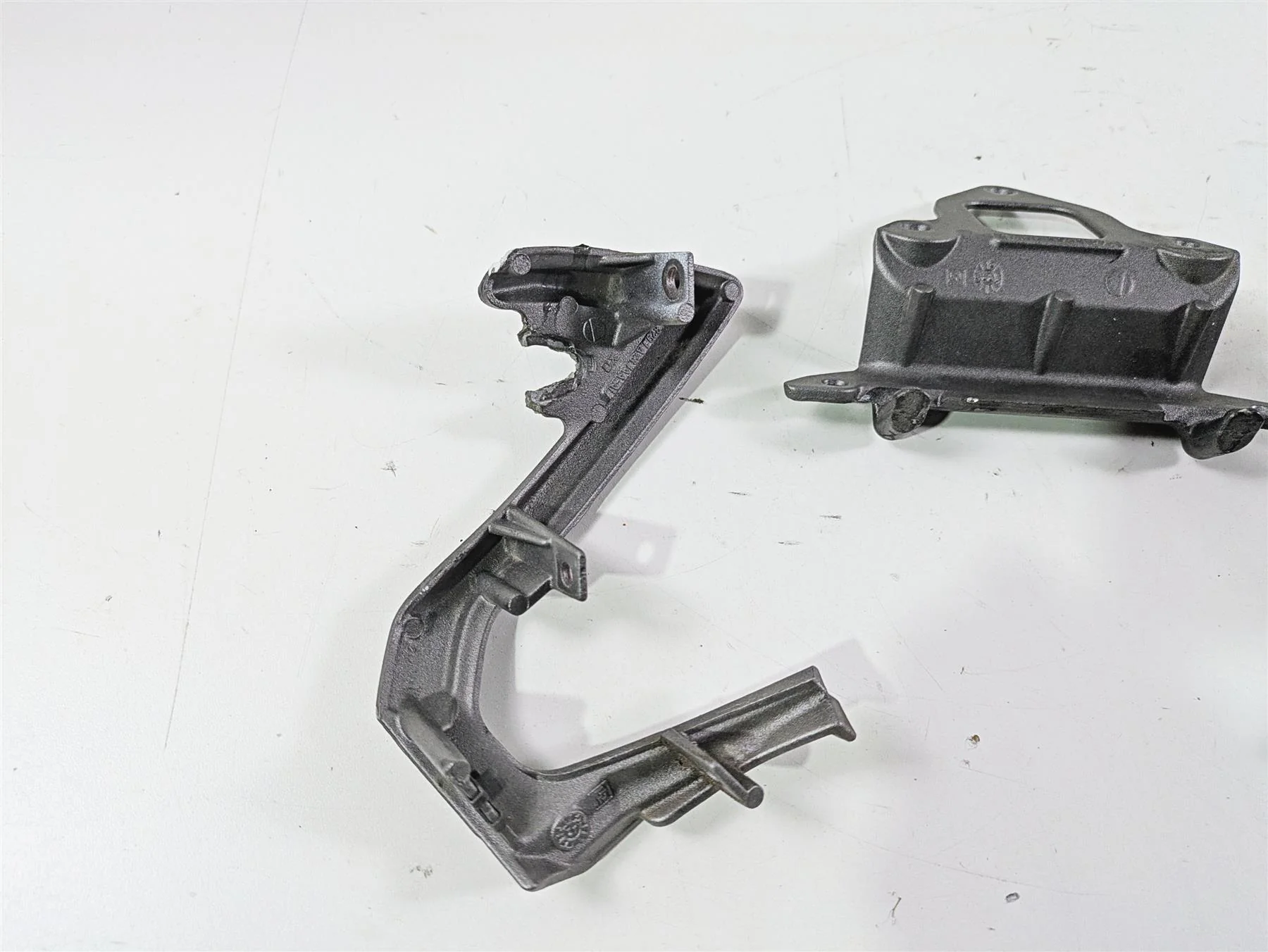 2012 Ducati Streetfighter 848 Headlight Holder Stay Mount Carrier 8291A231AA - Image 8
