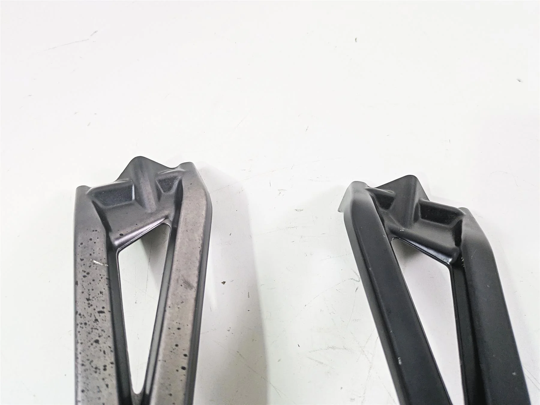 2012 Ducati Streetfighter 848 Rear Passenger Footpeg Set 82411561A 82411571A - Image 7