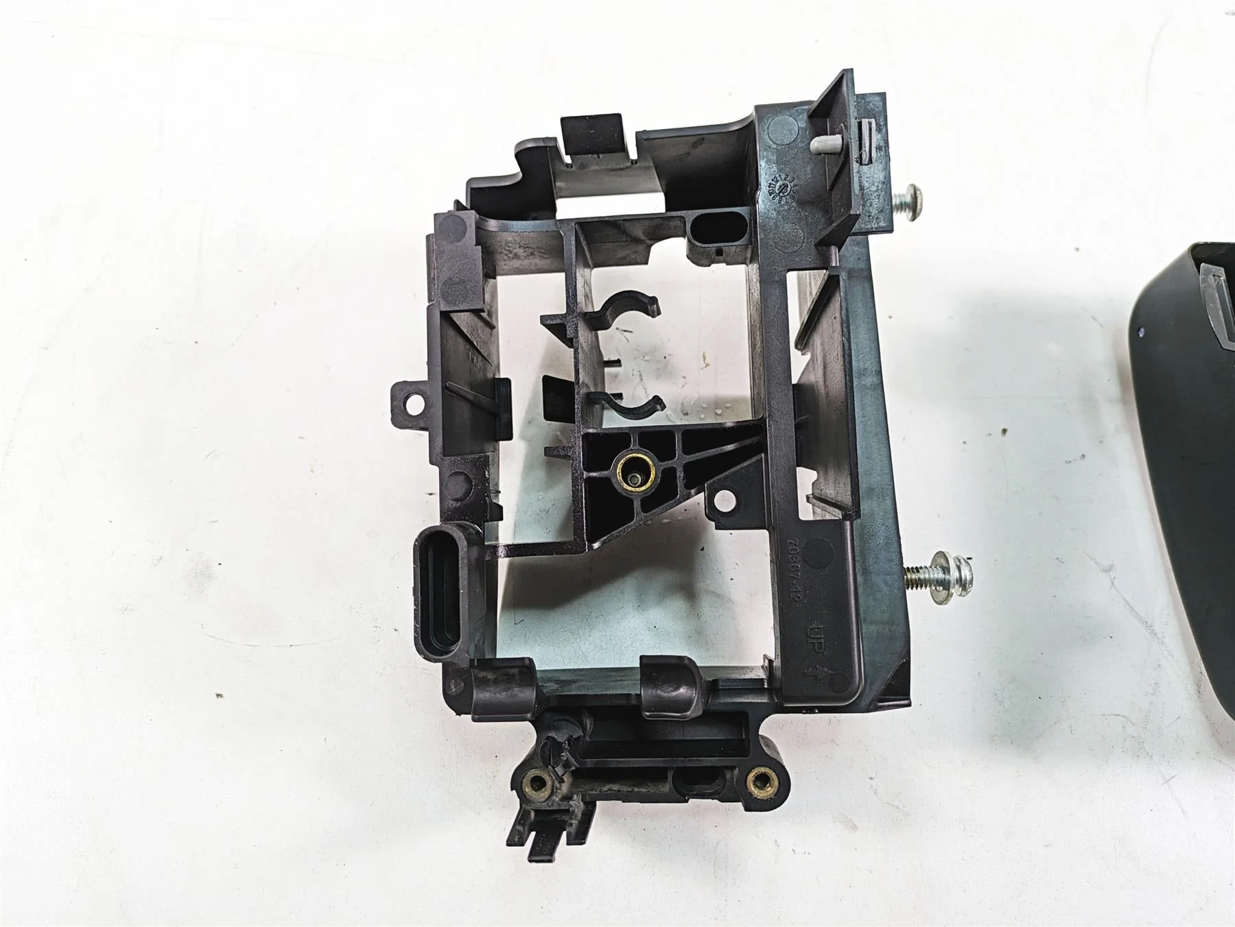 2012 Harley FLD Dyna Switchback Electrical Holder Carrier Stay & Cover 70367-12 - Image 4