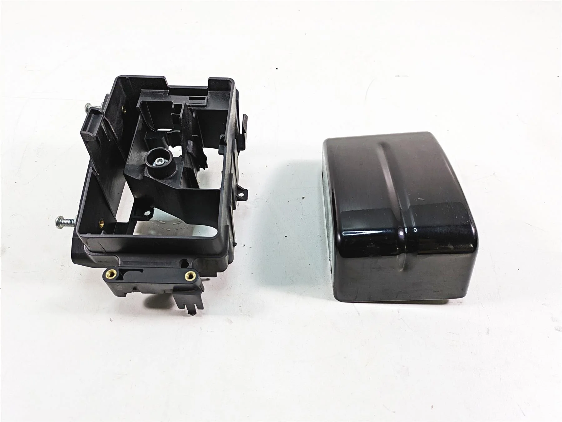 2012 Harley FLD Dyna Switchback Electrical Holder Carrier Stay & Cover 70367-12 - Image 8