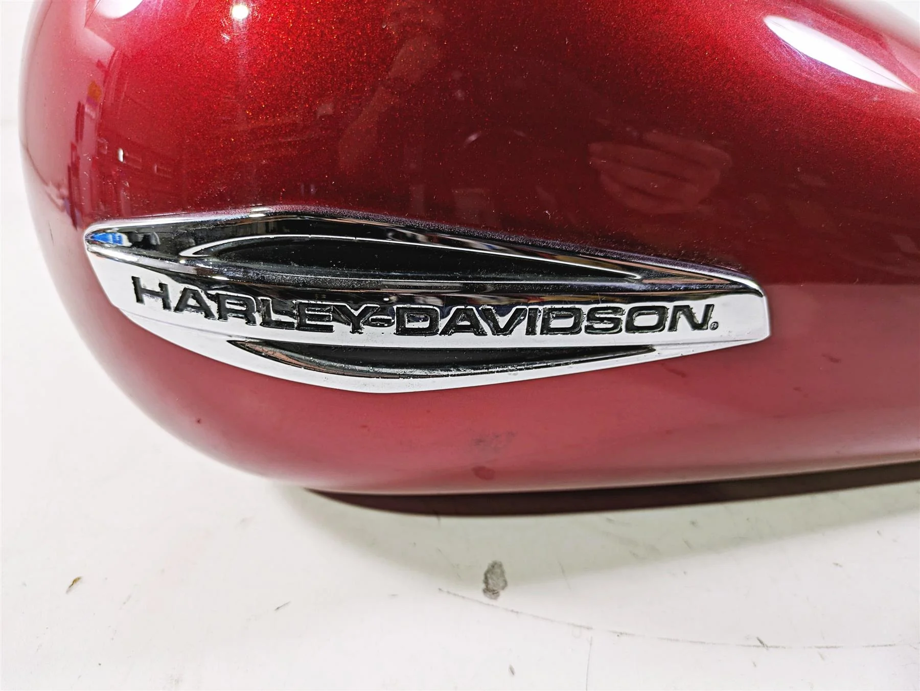 2012 Harley FLD Dyna Switchback Fuel Gas Petrol Tank 61593-10 - Image 9