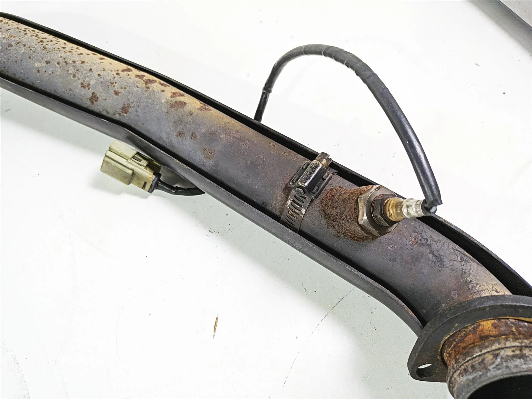 2012 Harley FLD Dyna Switchback Full Aftermarket 2 into 1 Exhaust System - Image 6