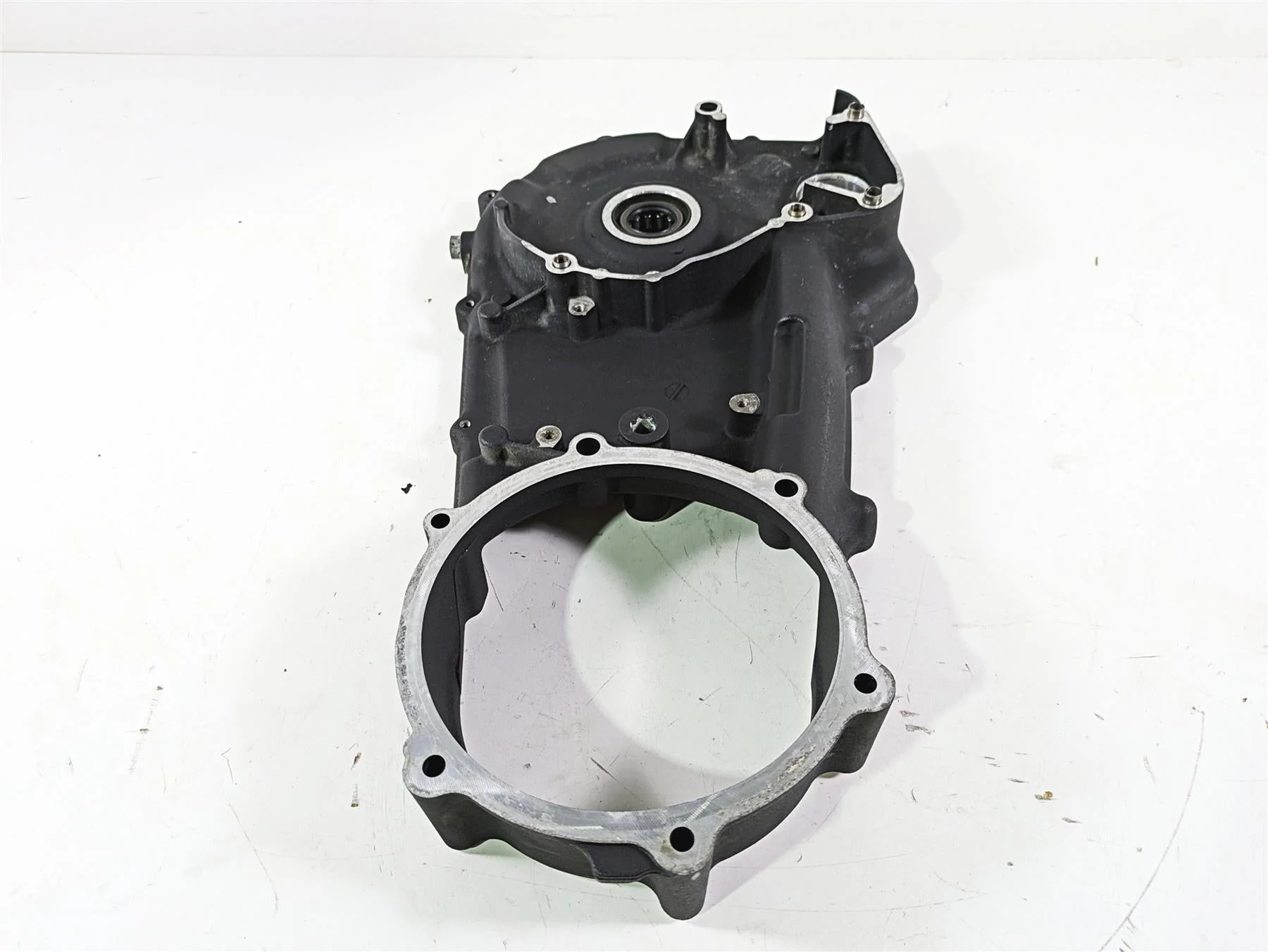 2012 Harley FLD Dyna Switchback Inner Primary Drive Clutch Cover 60681-06C - Image 3