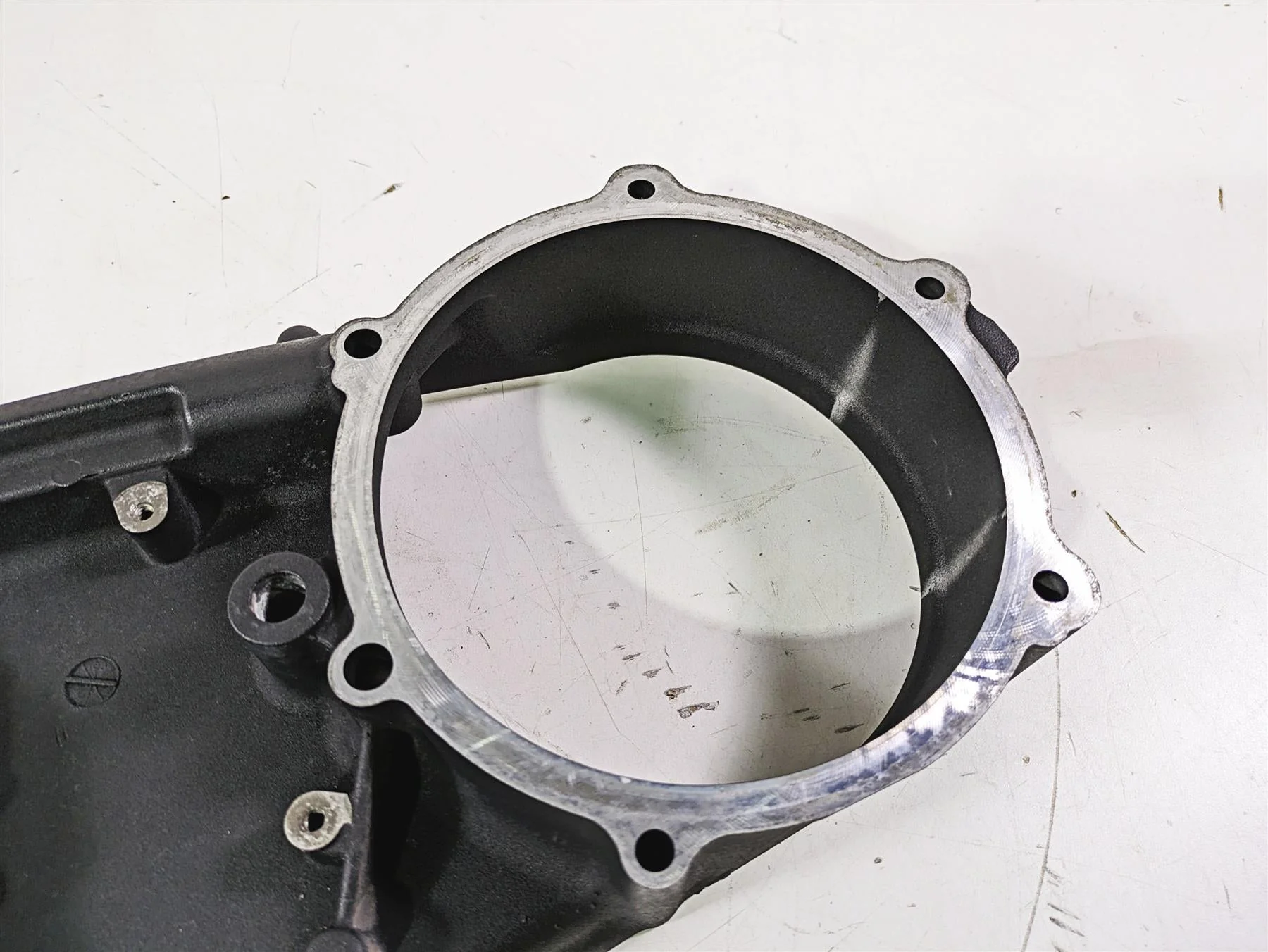 2012 Harley FLD Dyna Switchback Inner Primary Drive Clutch Cover 60681-06C - Image 9