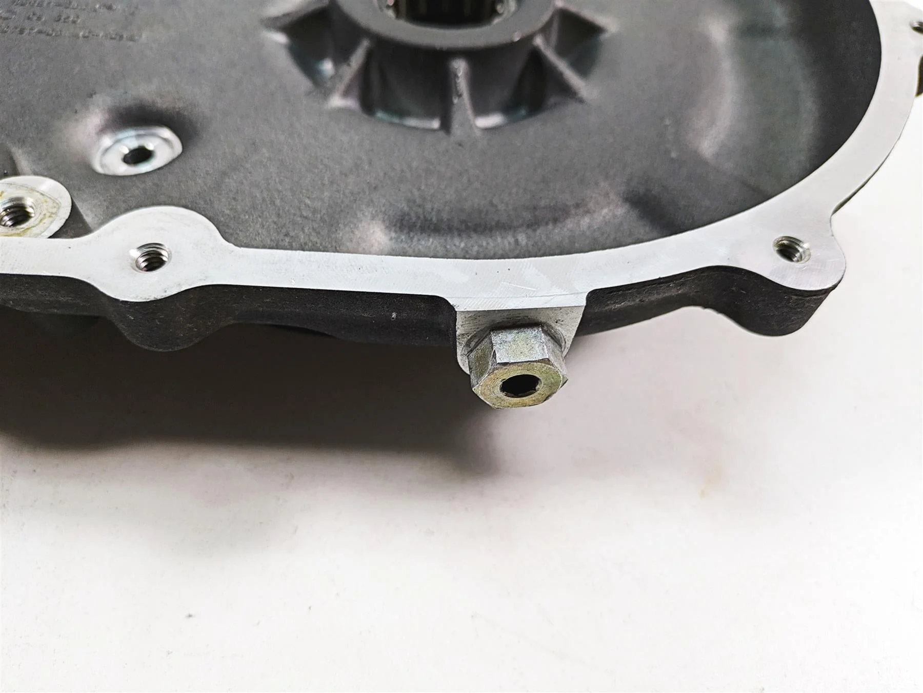 2012 Harley FLD Dyna Switchback Inner Primary Drive Clutch Cover 60681-06C - Image 3