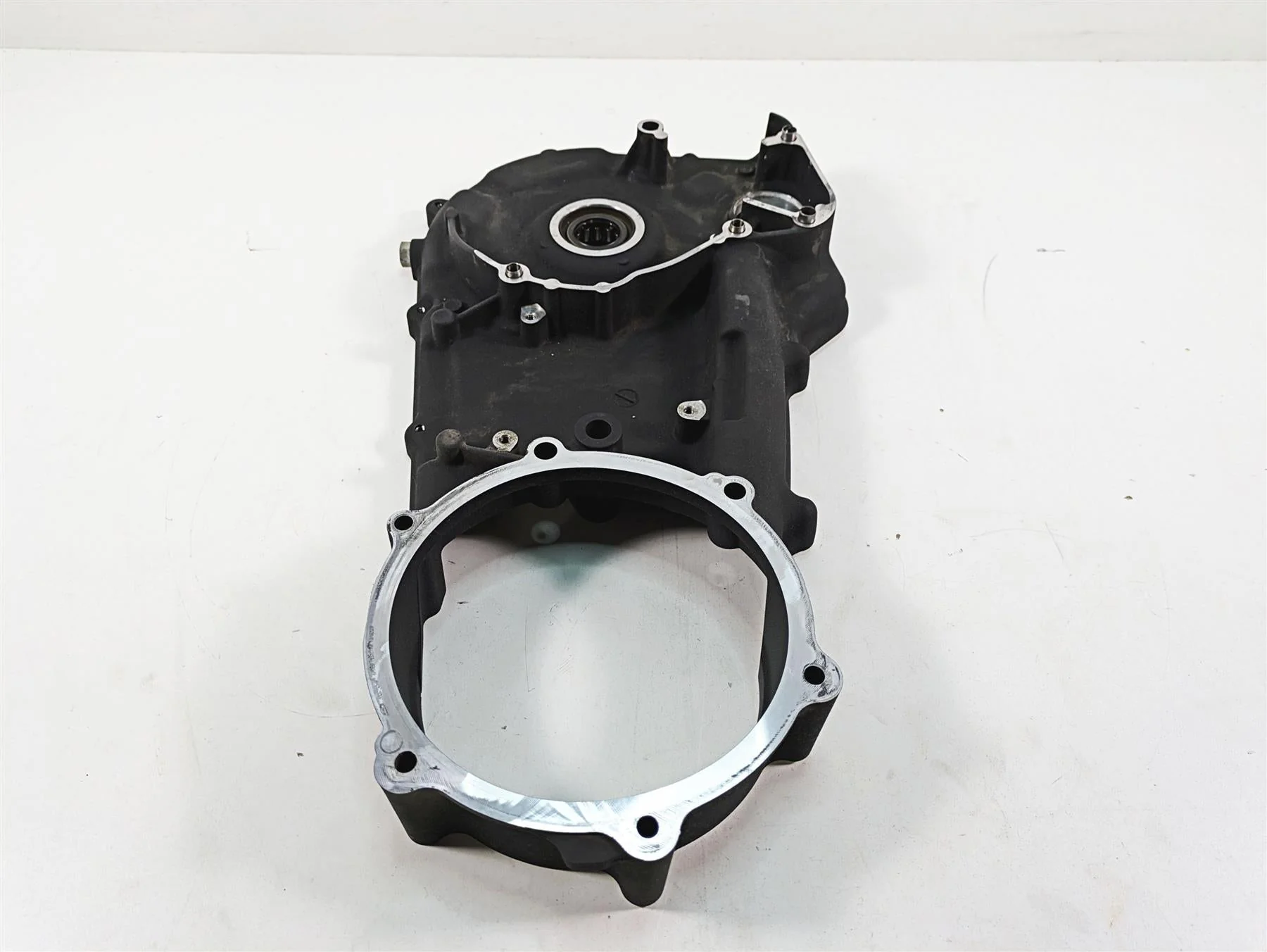 2012 Harley FLD Dyna Switchback Inner Primary Drive Clutch Cover 60681-06C - Image 6