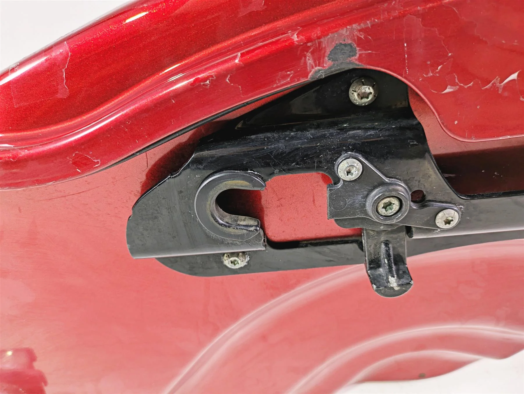 2012 Harley FLD Dyna Switchback Left Saddlebag  Saddle Bag Red 90200019BDK - Image 7