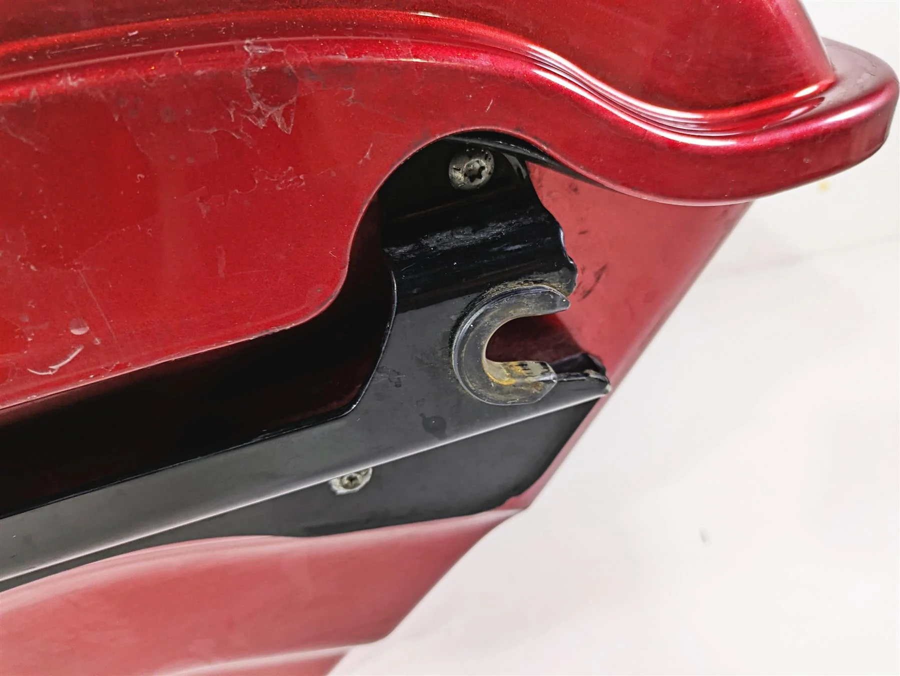 2012 Harley FLD Dyna Switchback Left Saddlebag  Saddle Bag Red 90200019BDK - Image 8