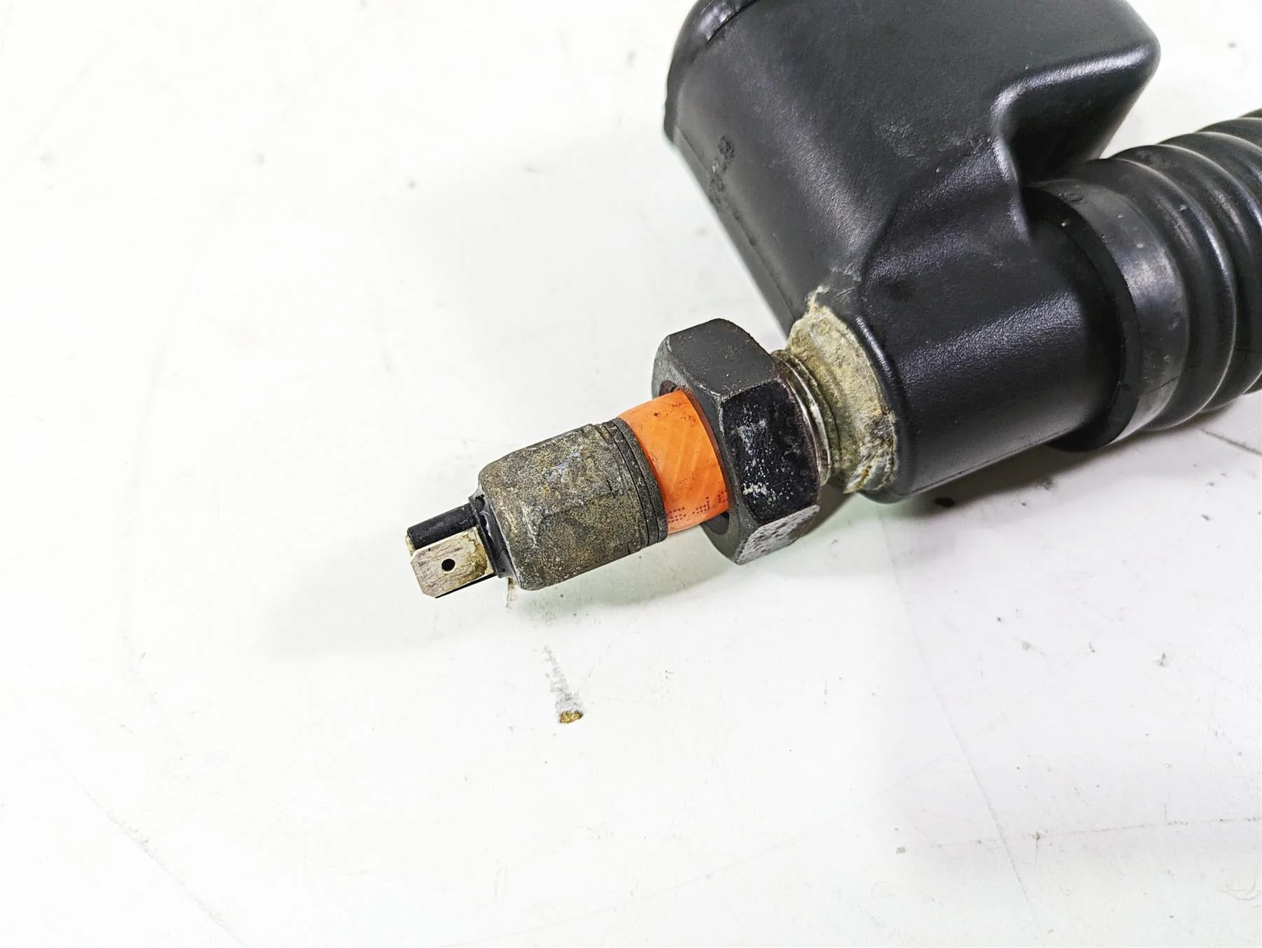 2012 Harley FLD Dyna Switchback Rear Brake Master Cylinder READ 42474-06C - Image 10