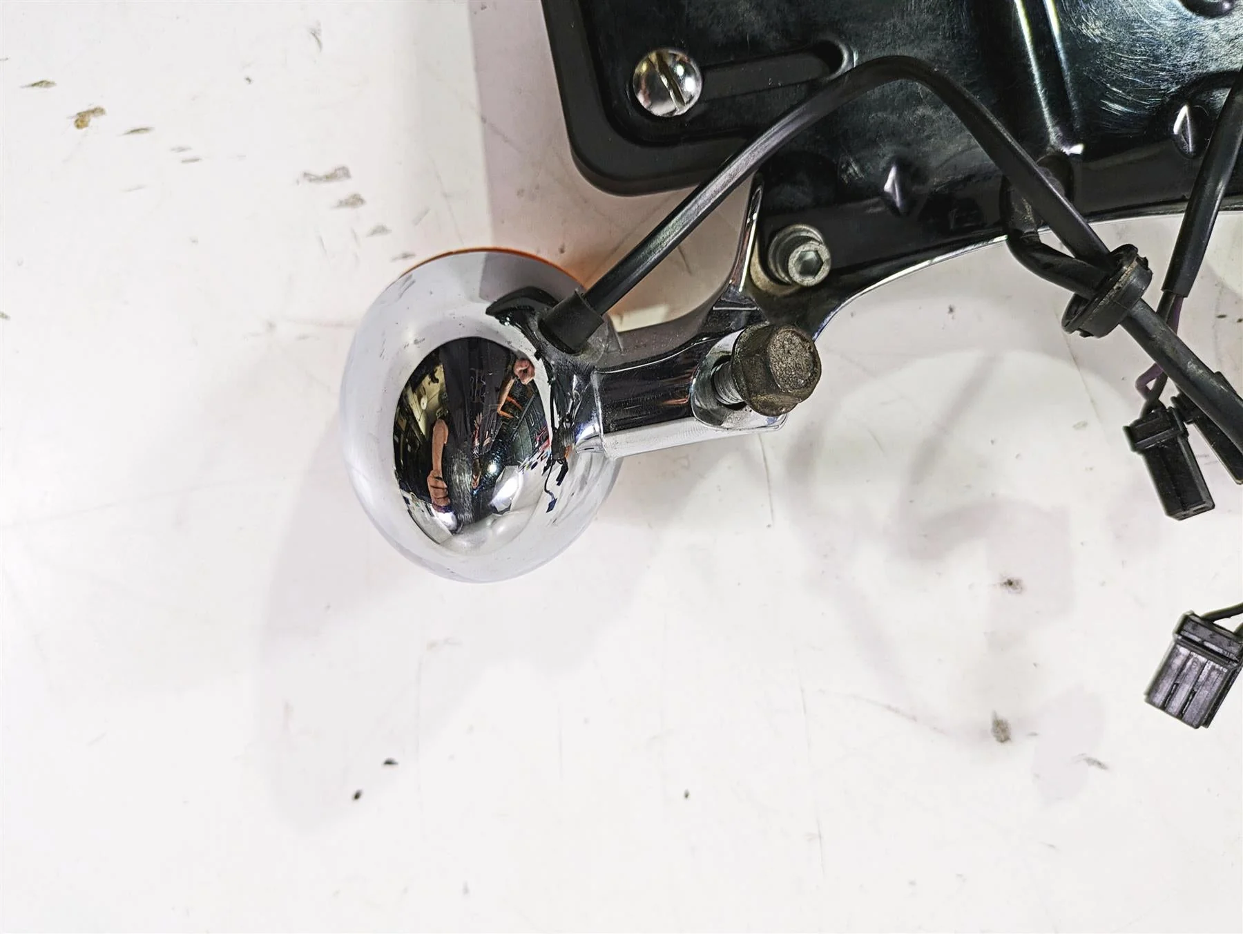 2012 Harley FLD Dyna Switchback Rear Chrome Blinker Turn Signal Bar 68629-05 - Image 11