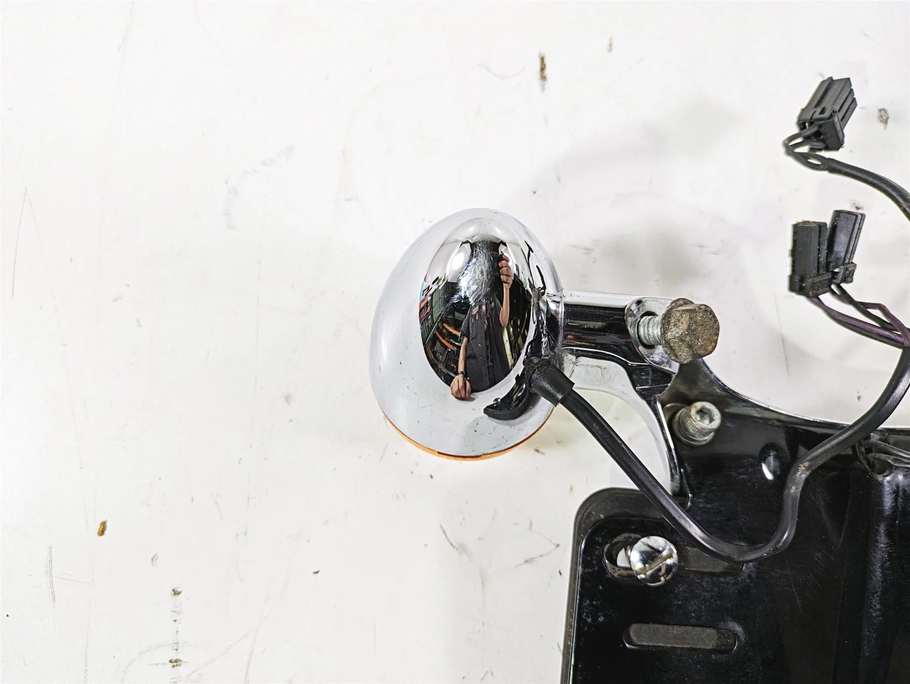 2012 Harley FLD Dyna Switchback Rear Chrome Blinker Turn Signal Bar 68629-05 - Image 12