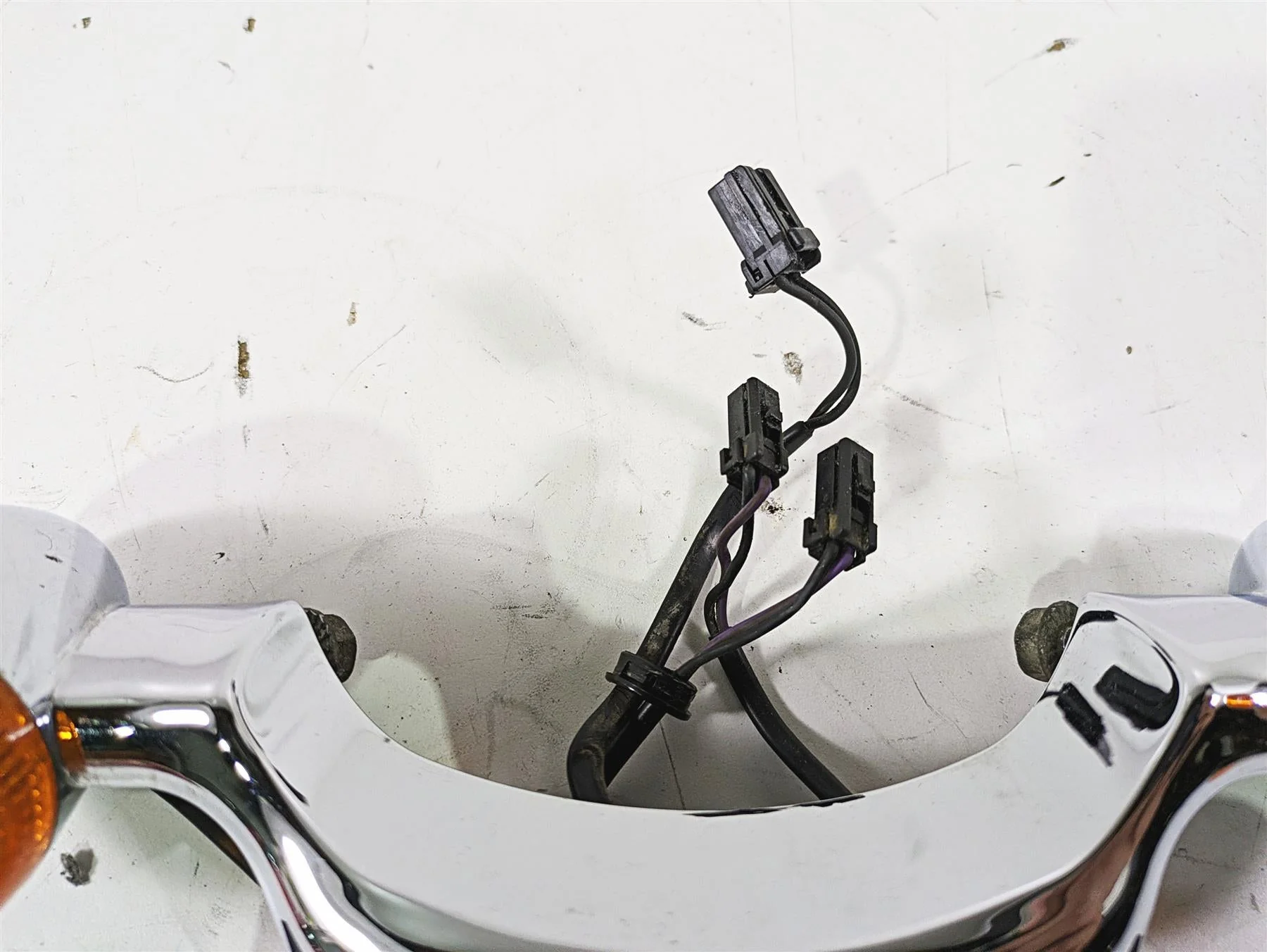 2012 Harley FLD Dyna Switchback Rear Chrome Blinker Turn Signal Bar 68629-05 - Image 9