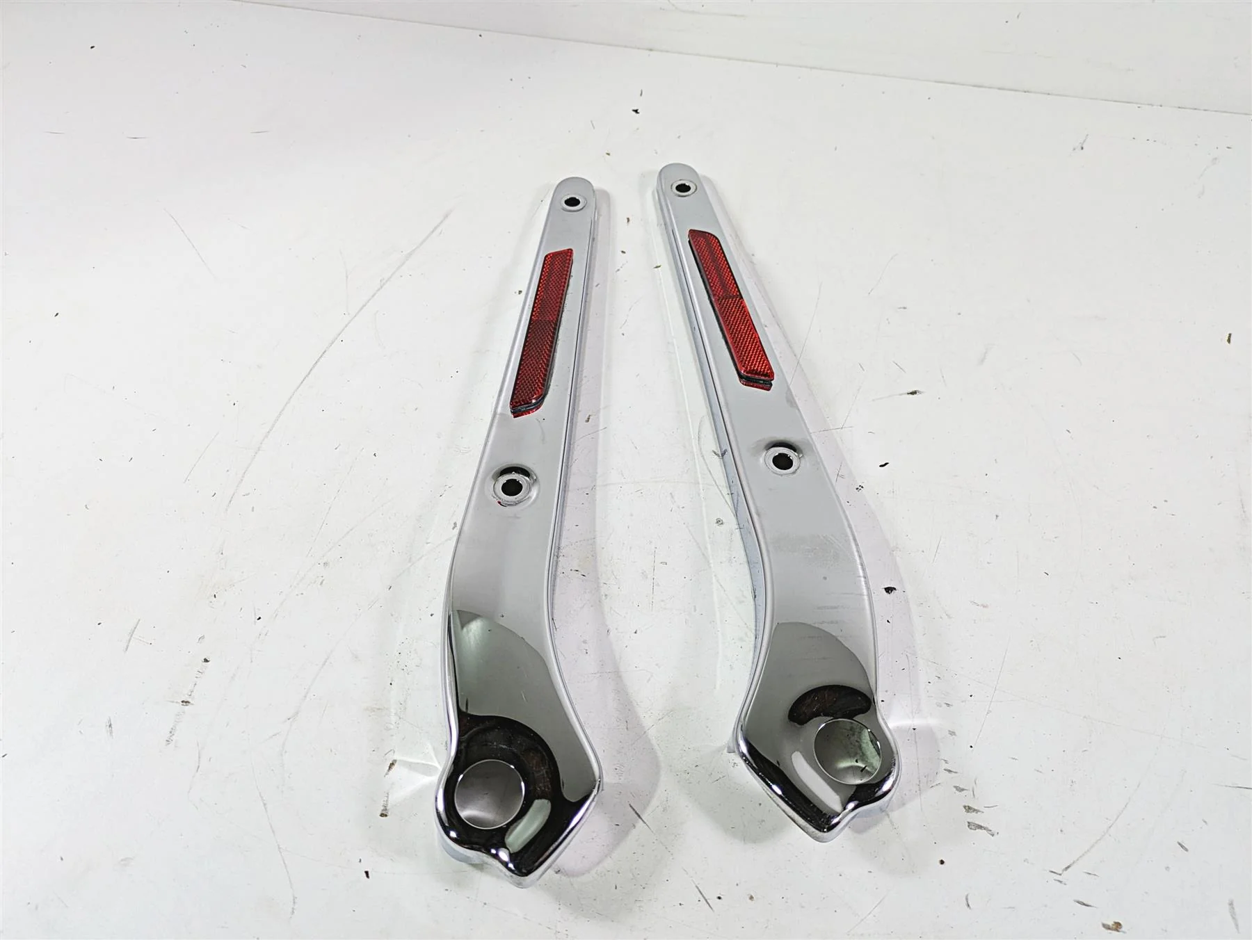 2012 Harley FLD Dyna Switchback Rear Fender Struts Covers 60877-12 60878-12 - Image 2
