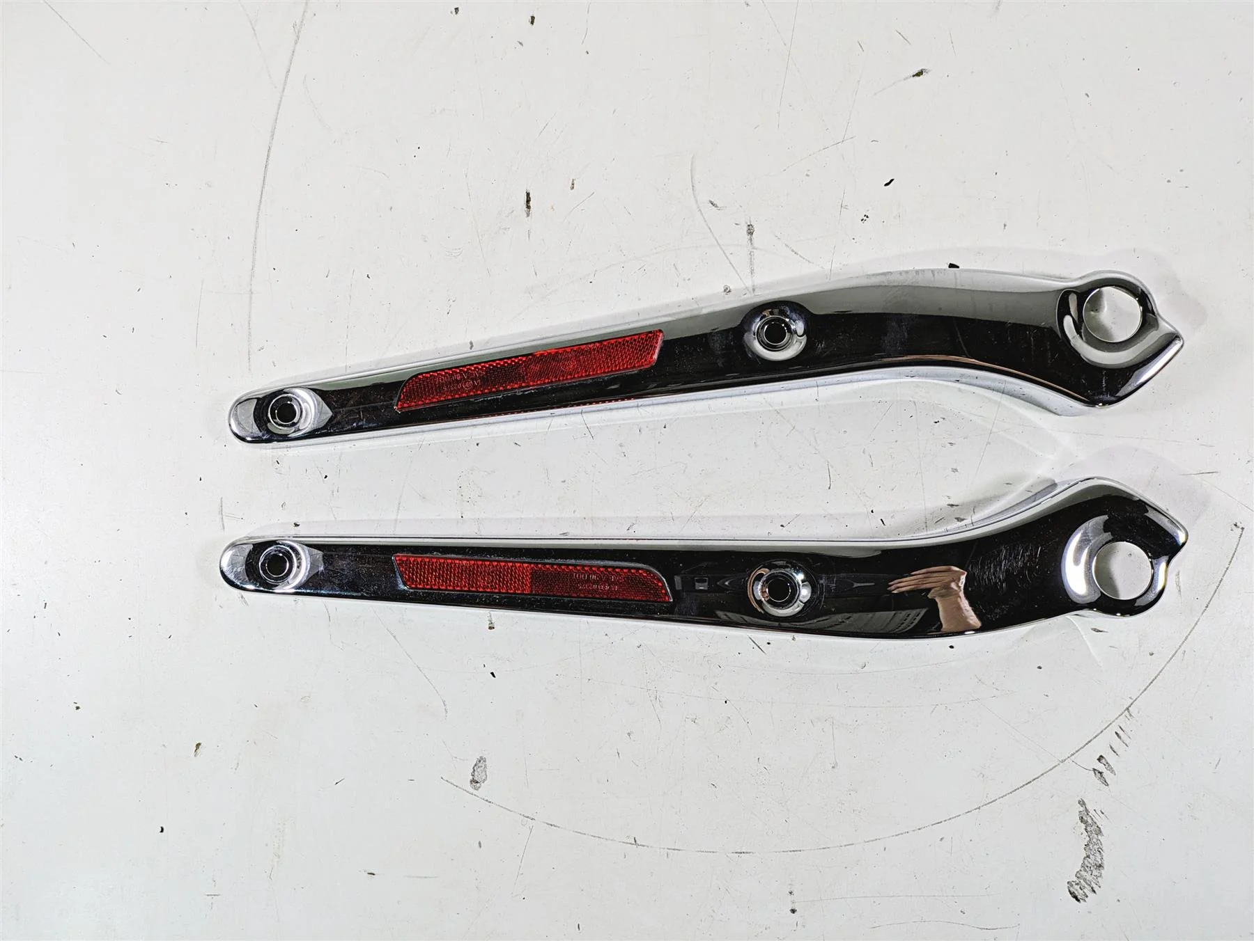 2012 Harley FLD Dyna Switchback Rear Fender Struts Covers 60877-12 60878-12 - Image 4