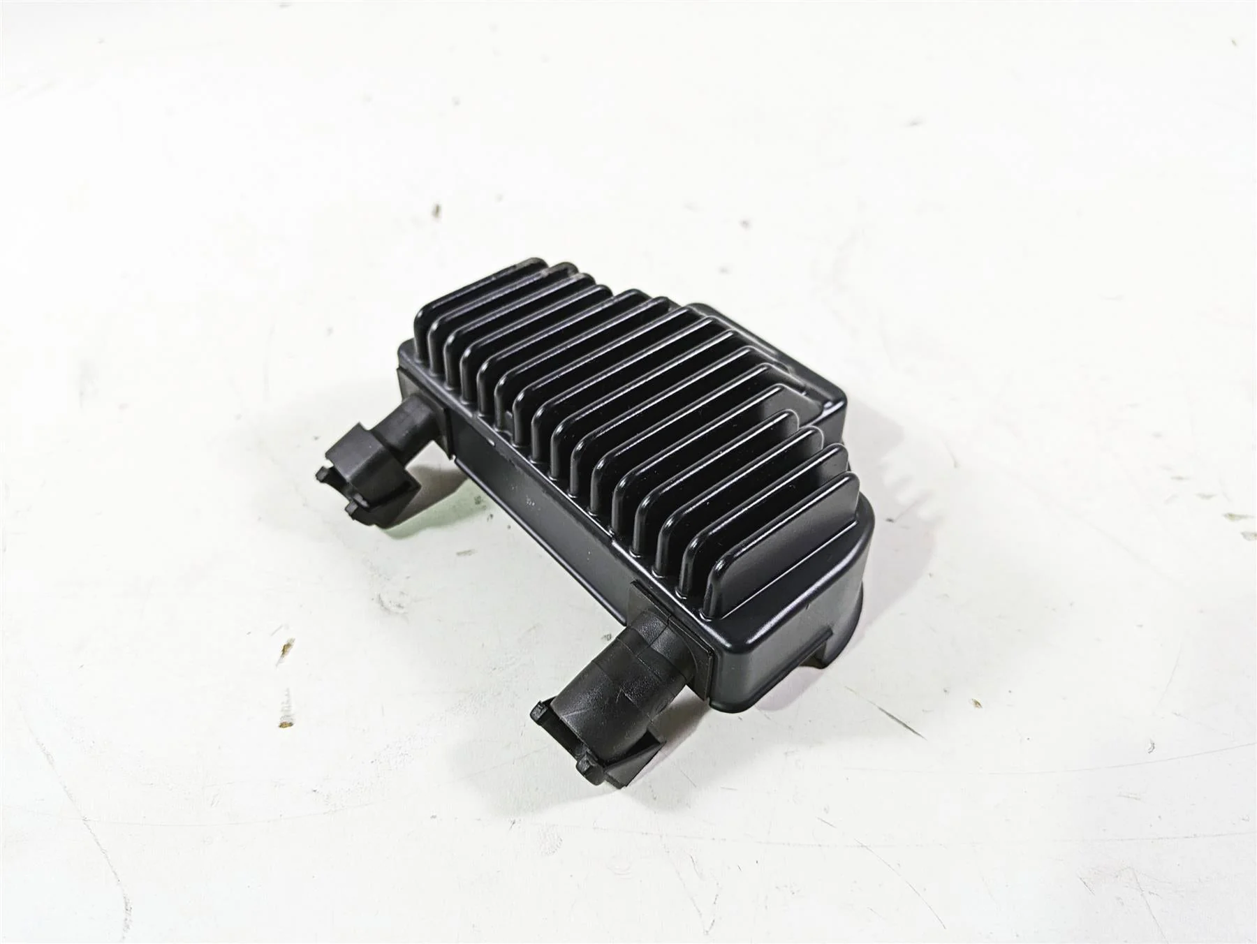 2012 Harley FLD Dyna Switchback Rectifier Voltage Regulator 74631-08A - Image 12