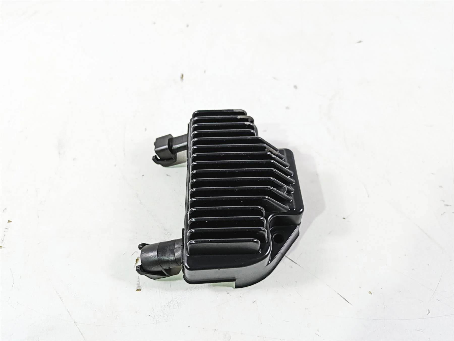 2012 Harley FLD Dyna Switchback Rectifier Voltage Regulator 74631-08A - Image 2