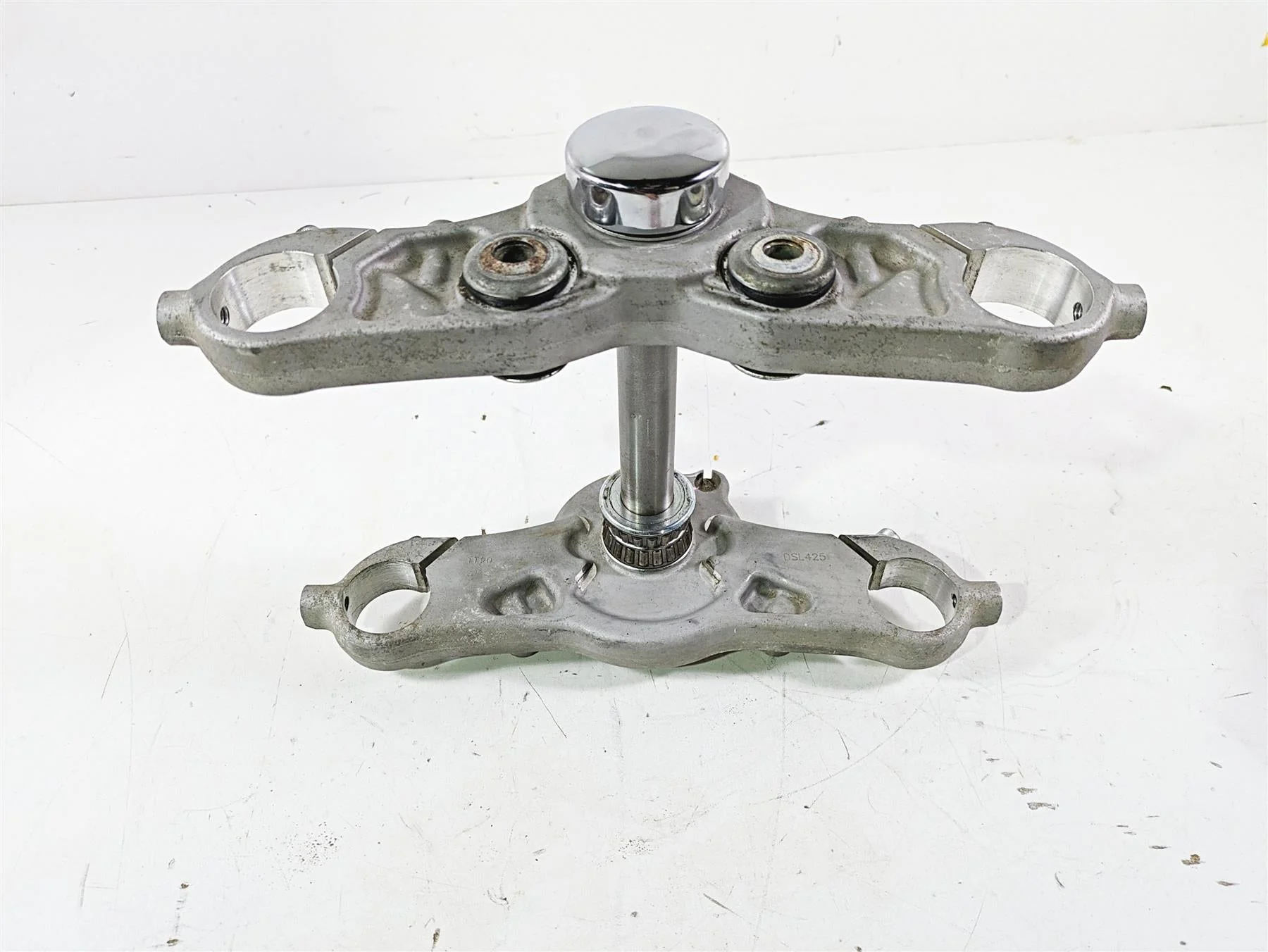 2012 Harley FLD Dyna Switchback Upper Lower Triple Tree 41mm READ 45900025 - Image 3