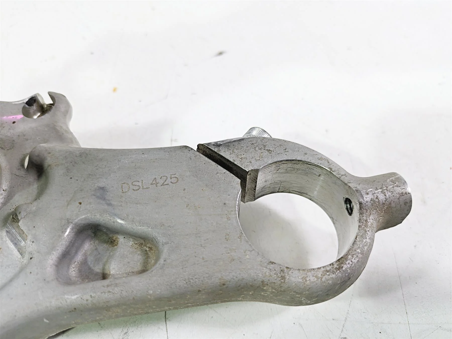 2012 Harley FLD Dyna Switchback Upper Lower Triple Tree 41mm READ 45900025 - Image 6