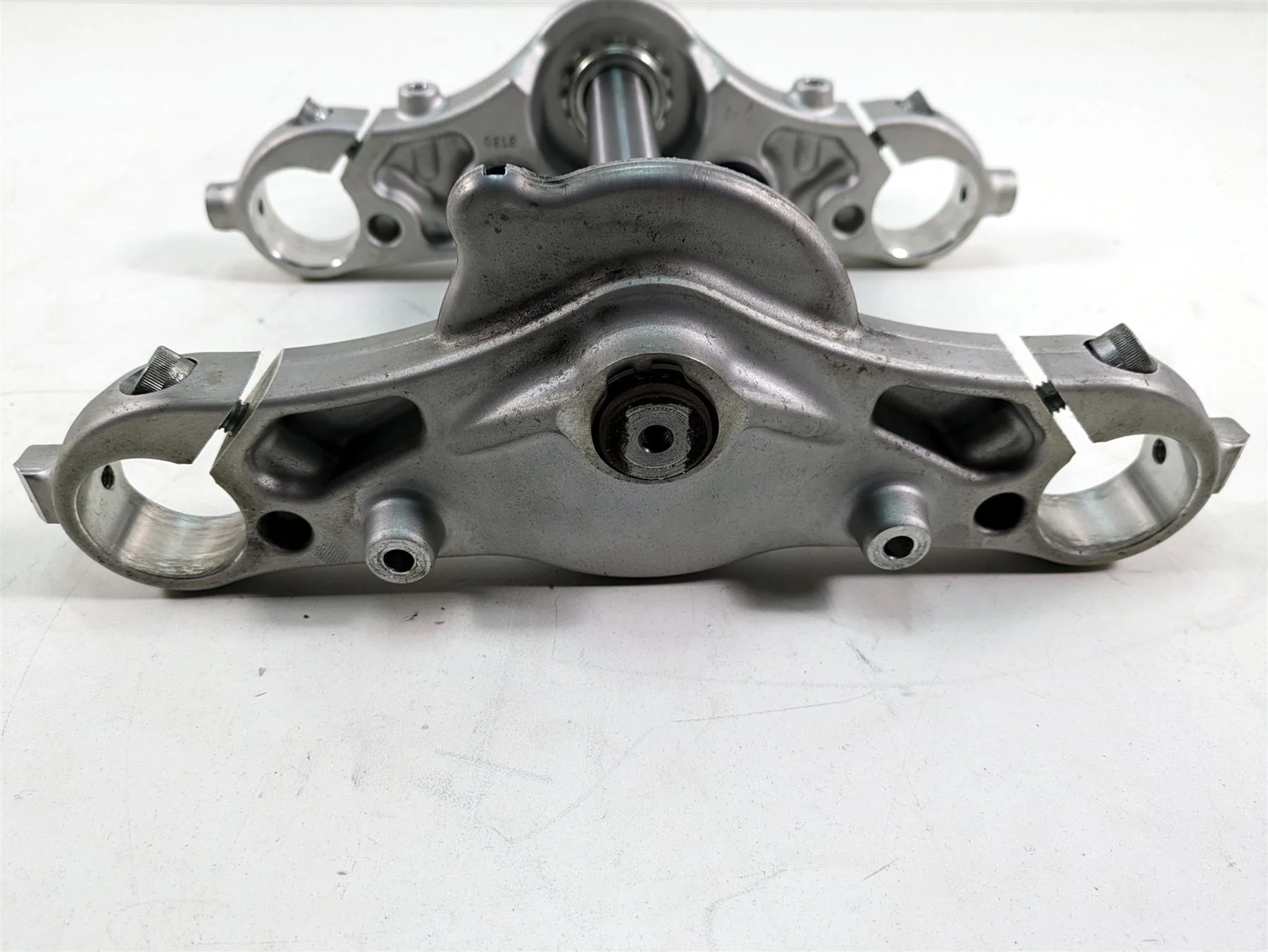 2012 Harley FLD Dyna Switchback Upper Lower Triple Tree Set 41mm 45900025 - Image 8