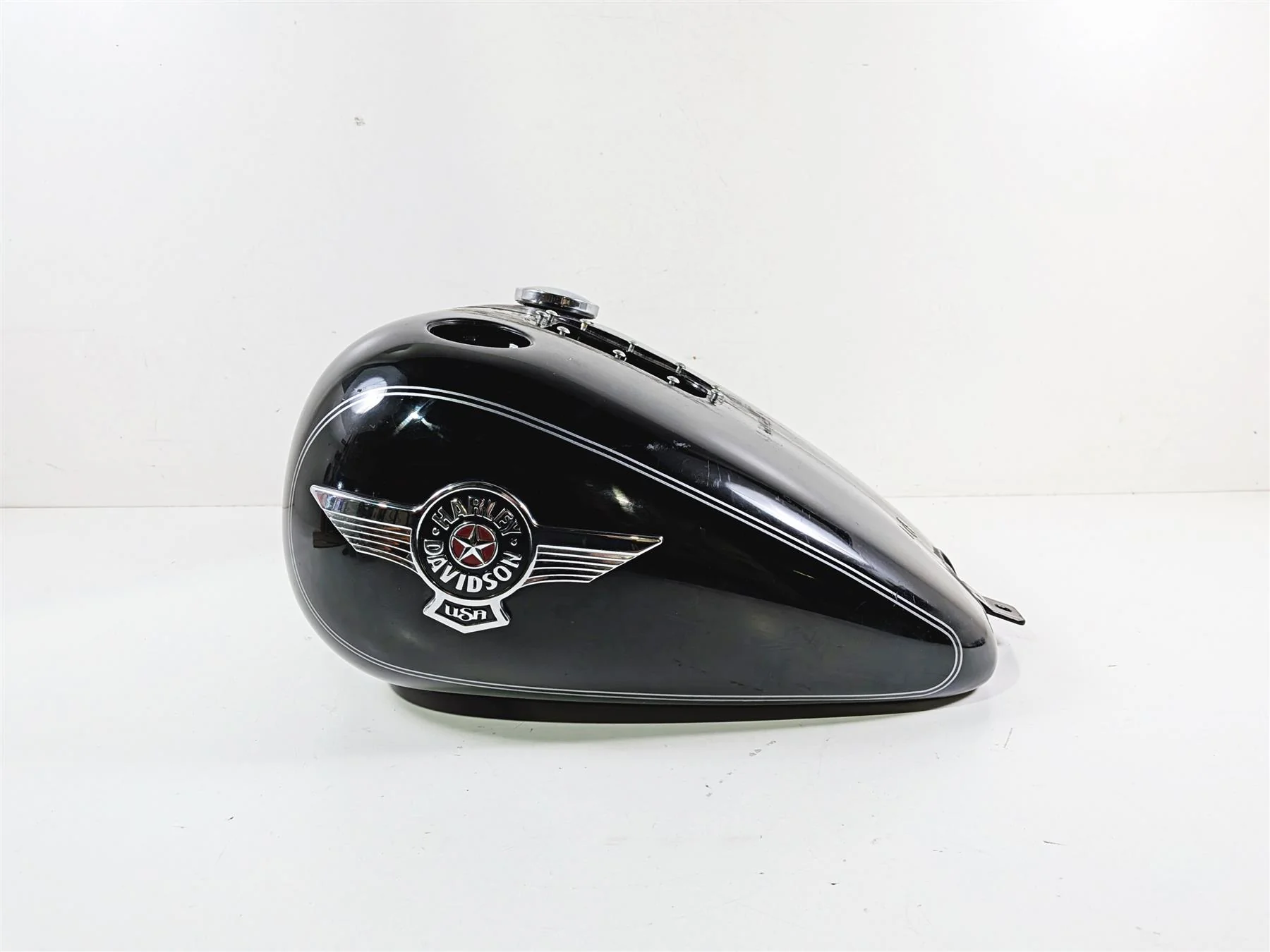 2012 Harley Softail FLSTF Fat Boy Fuel Gas Petrol Tank 61625-11 - Image 3
