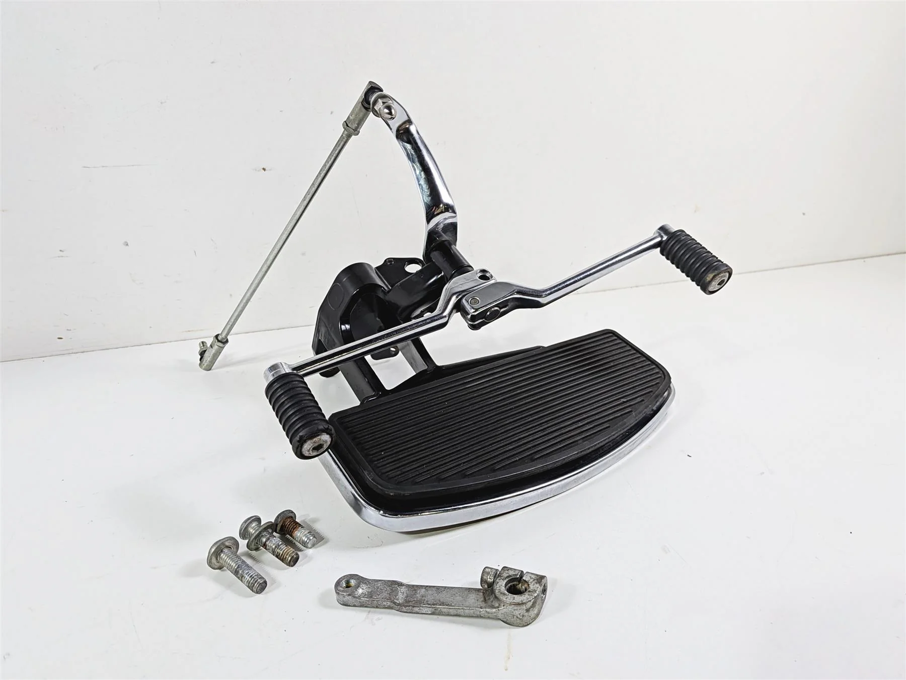 2012 Harley Softail FLSTF Fat Boy Left Front Floorboard Shifter Set 33630-07A - Image 12