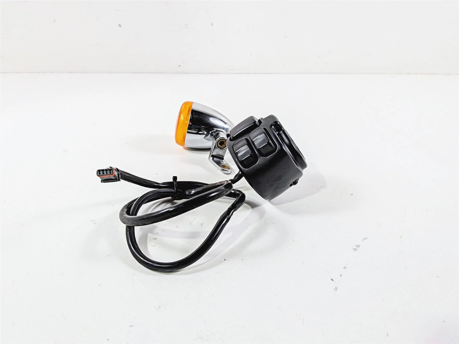 2012 Harley Softail FLSTF Fat Boy Left Hand Control Switch + Blinker 72943-12A - Image 2
