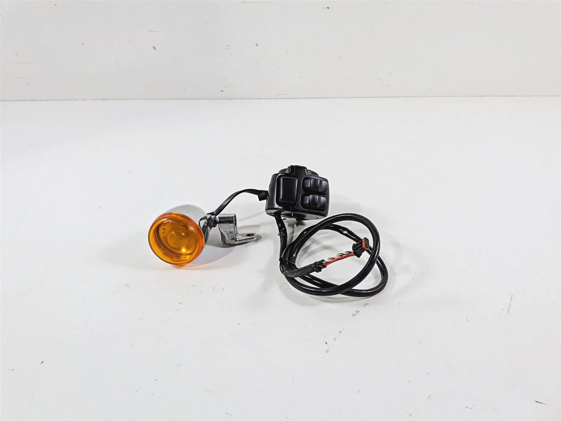 2012 Harley Softail FLSTF Fat Boy Left Hand Control Switch + Blinker 72943-12A - Image 3
