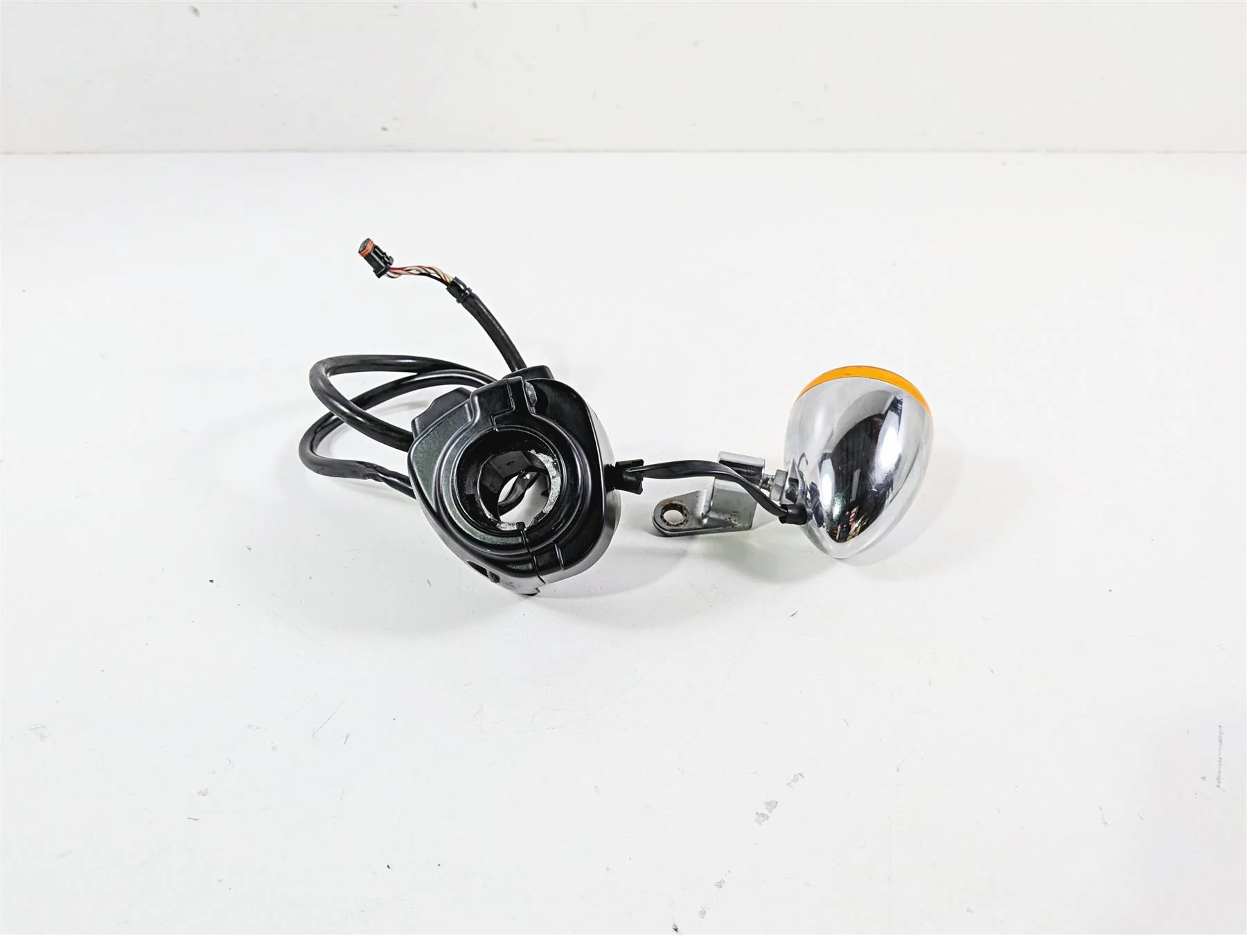 2012 Harley Softail FLSTF Fat Boy Left Hand Control Switch + Blinker 72943-12A - Image 5
