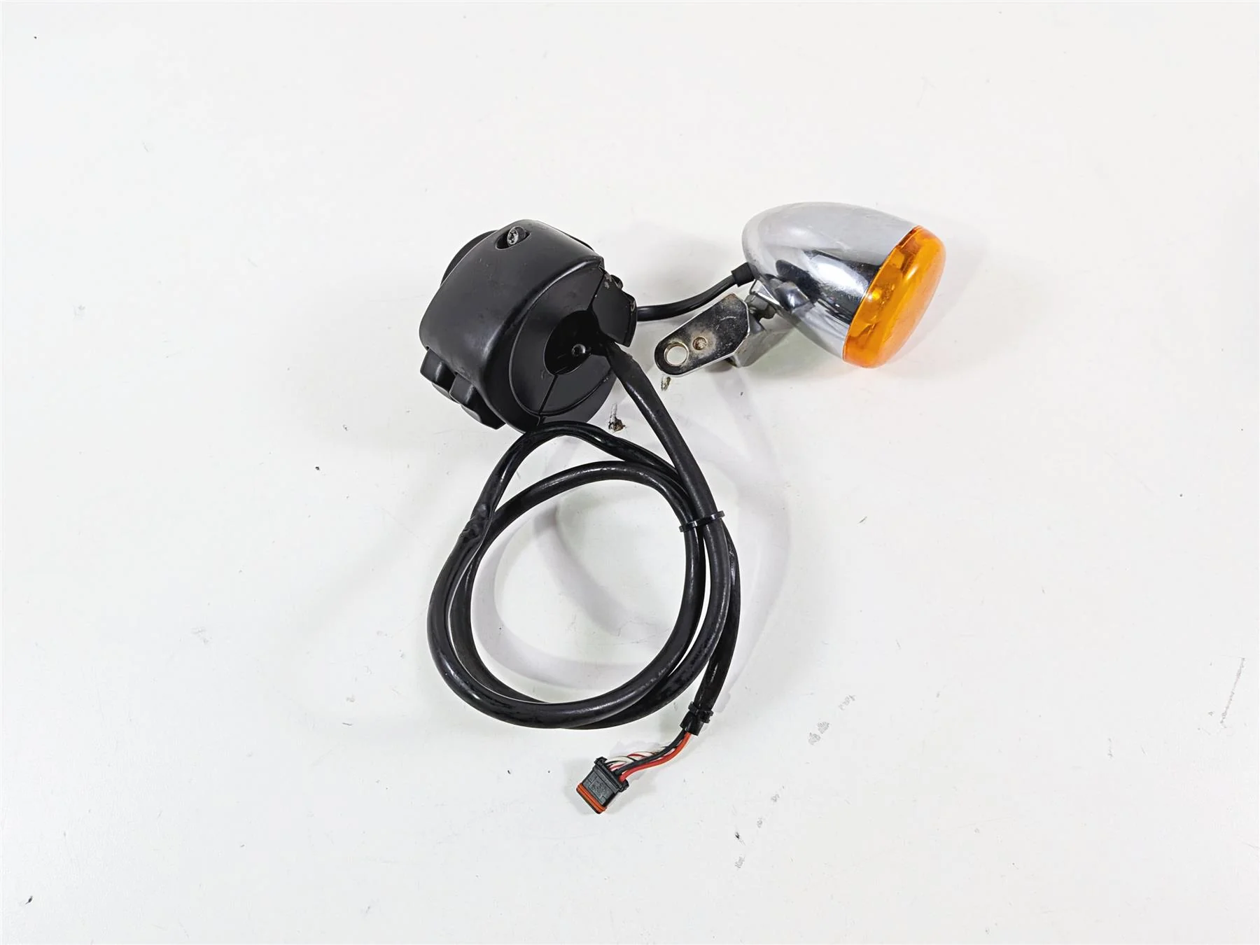 2012 Harley Softail FLSTF Fat Boy Left Hand Control Switch + Blinker 72943-12A - Image 7