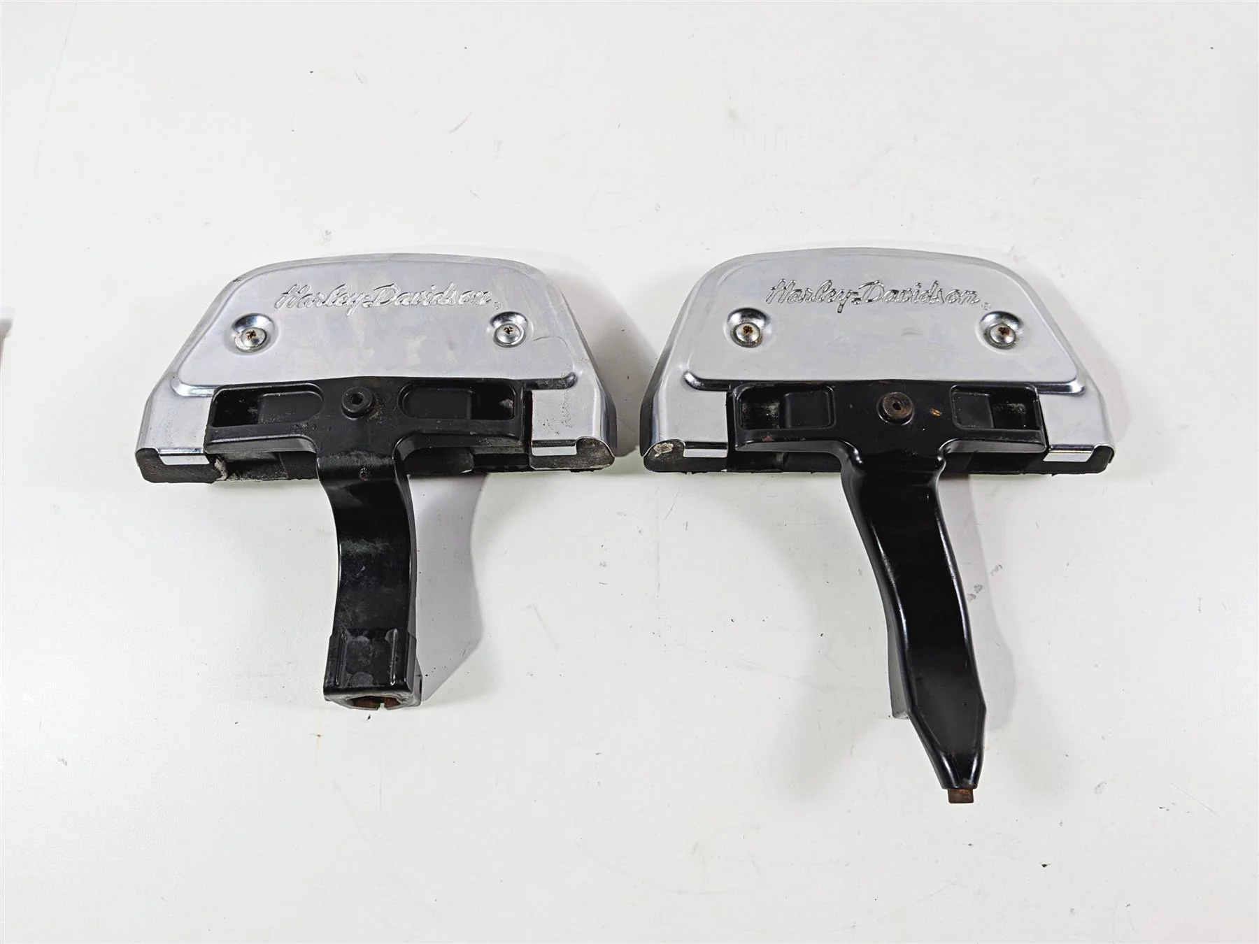 2012 Harley Softail FLSTF Fat Boy Passenger Footpeg Foot Peg READ 50943-05A - Image 6
