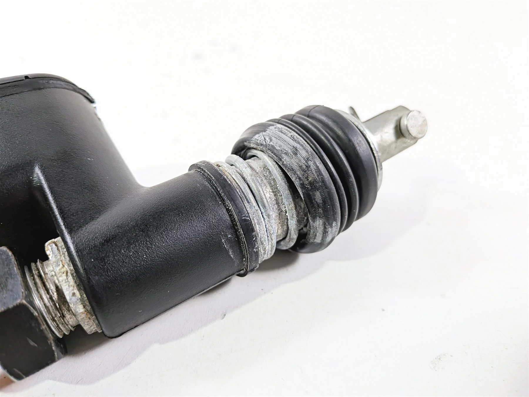 2012 Harley Softail FLSTF Fat Boy Rear Brake Master Cylinder 41767-05E - Image 11