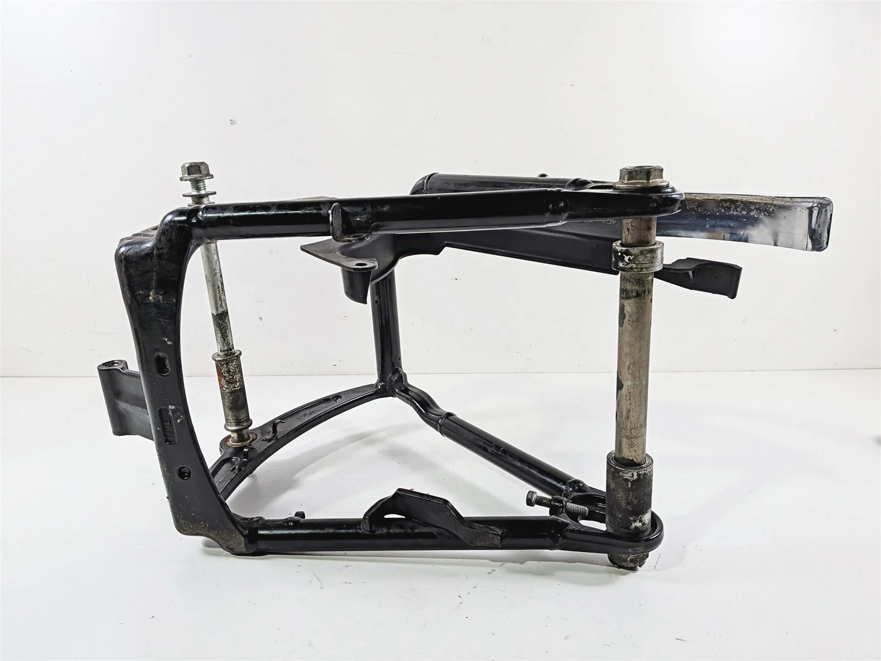 2012 Harley Softail FLSTF Fat Boy Rear Swingarm Swing Arm 47573-11BHP - Image 7