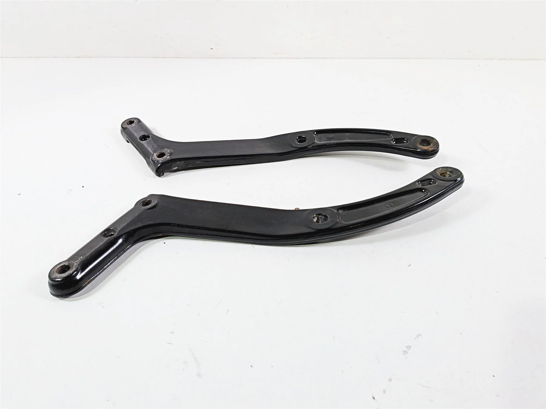 2012 Harley Softail FLSTF Fat Boy Rear Under Braces Frame Struts 47814-08 - Image 2