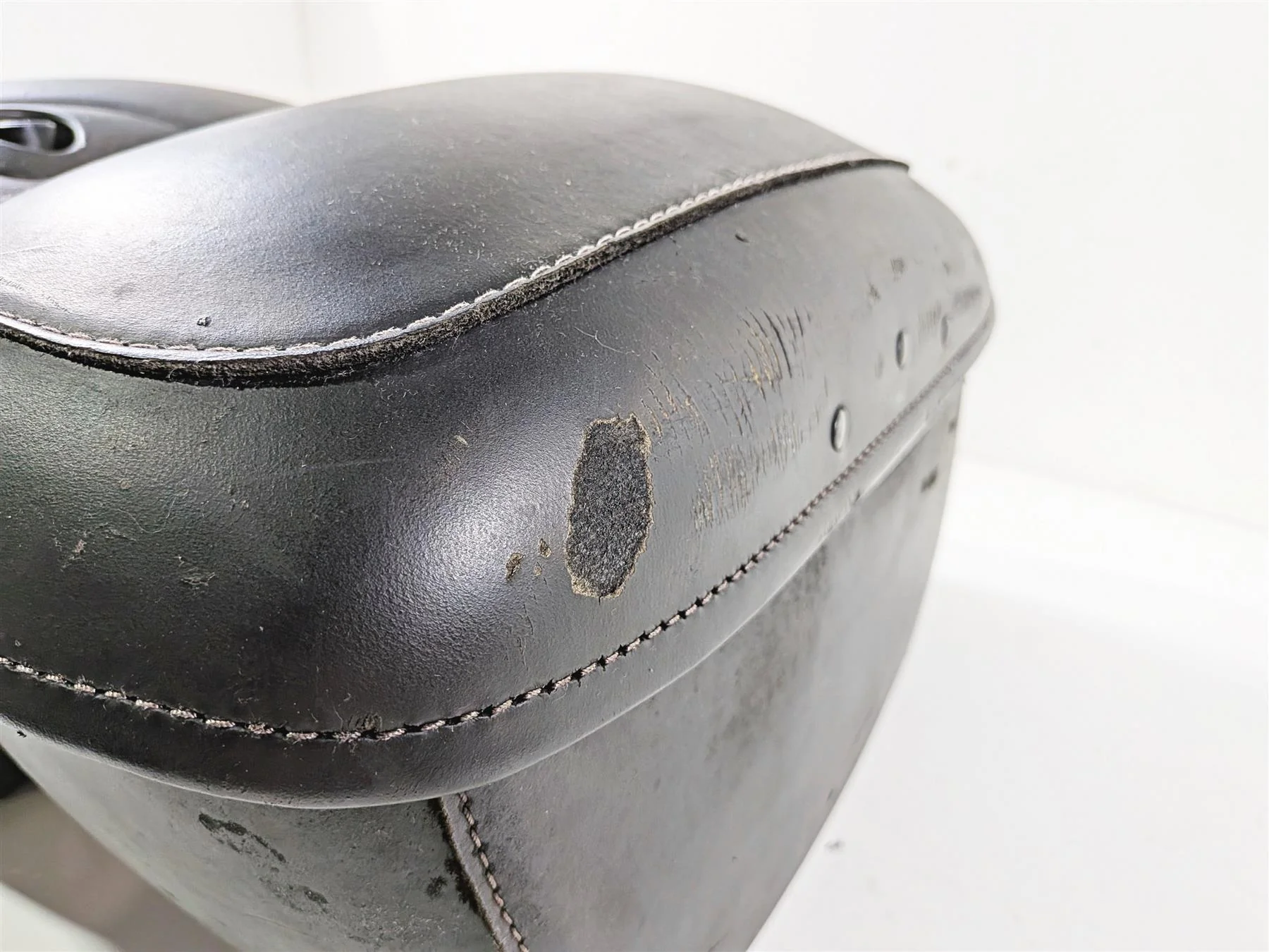 2012 Harley Softail FLSTF Fat Boy Saddlebag & Mounts Leather Hard Bags 53061-00B - Image 11