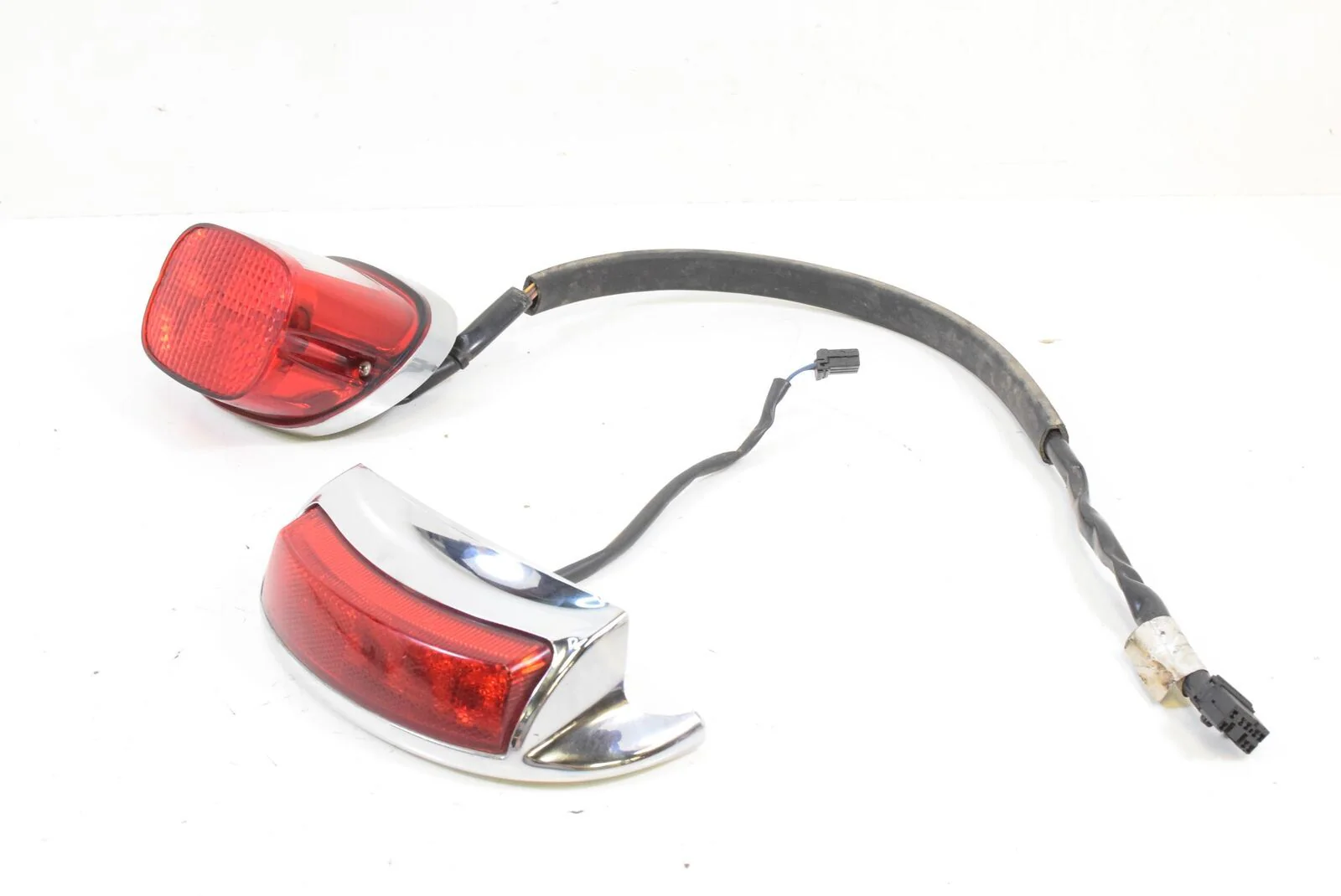 2012 Harley  Touring FLHTK Electra Glide Taillight Tail Light Lamp Set 68140-04