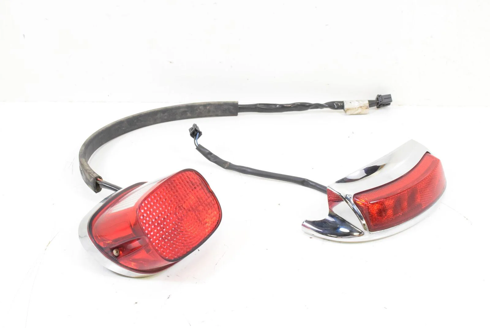 2012 Harley  Touring FLHTK Electra Glide Taillight Tail Light Lamp Set 68140-04 - Image 3