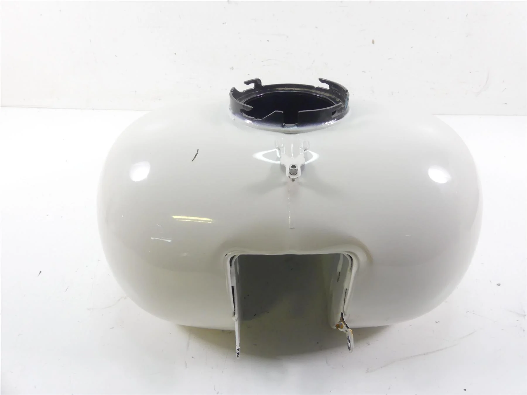 2012 Harley Touring FLHTP Electra Glide Fuel Gas Petrol Tank - Read 61356-08 - Image 5