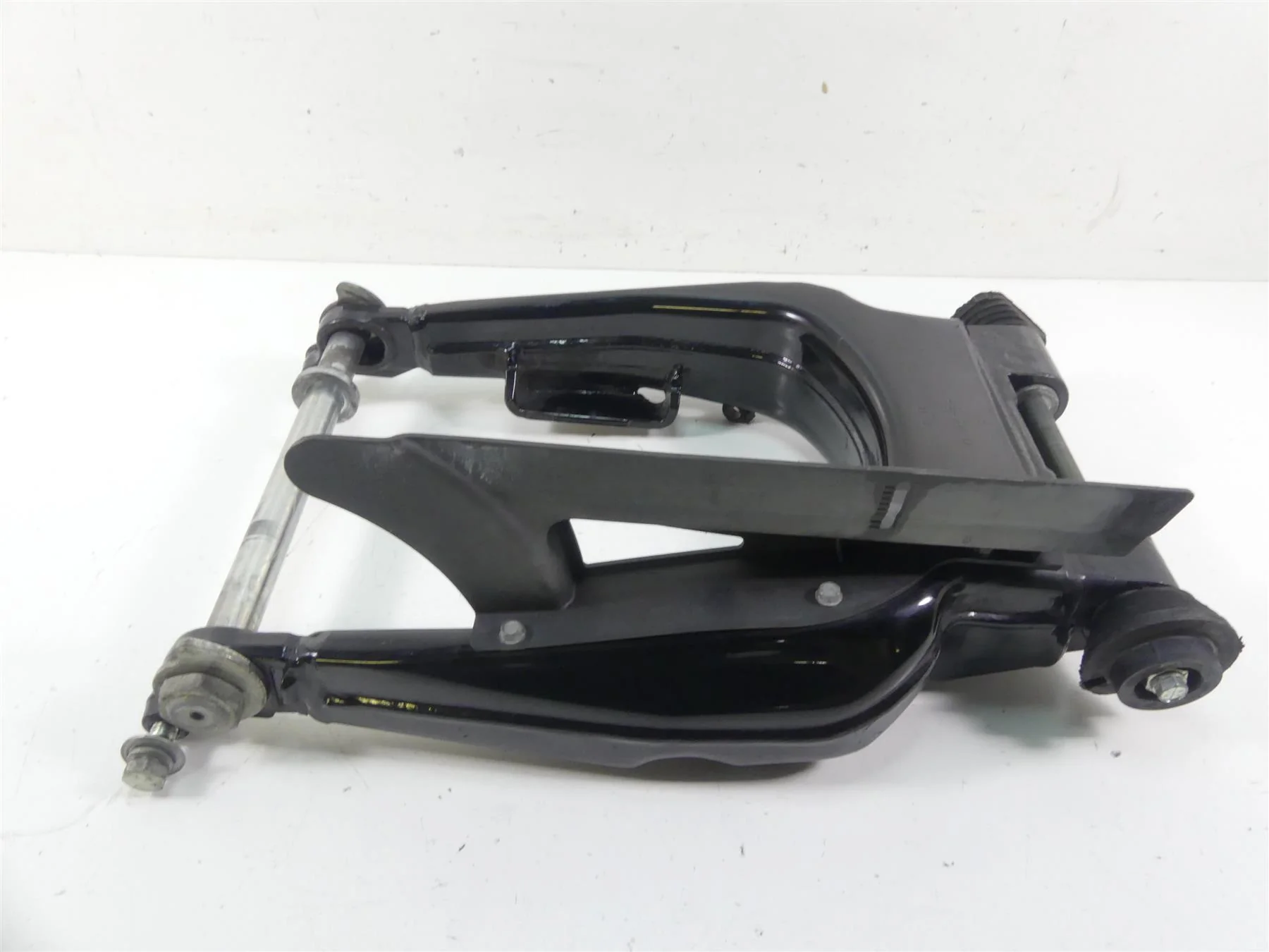 2012 Harley Touring FLHTP Electra Glide Rear Swingarm & 25mm Axle 47549-09A - Image 2