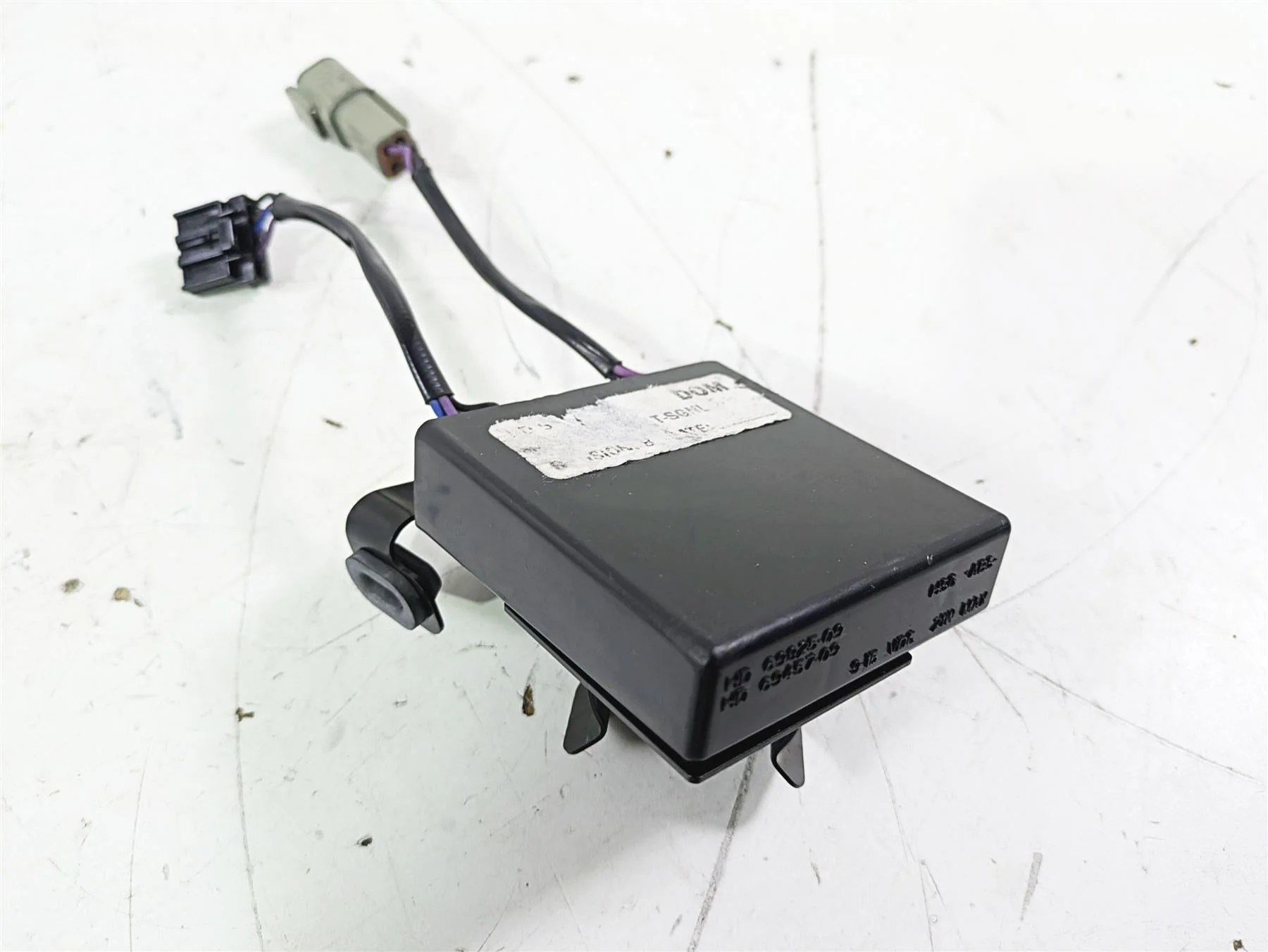 2012 Harley VRSCF Muscle V Rod Blinker Turn Signal Module 69457-09 69825-09 - Image 11