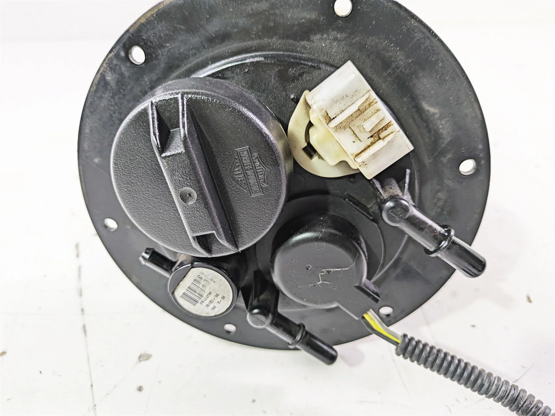 2012 Harley VRSCF Muscle V Rod Fuel Gas Petrol Pump - Tested 75310-07 75123-09 - Image 11
