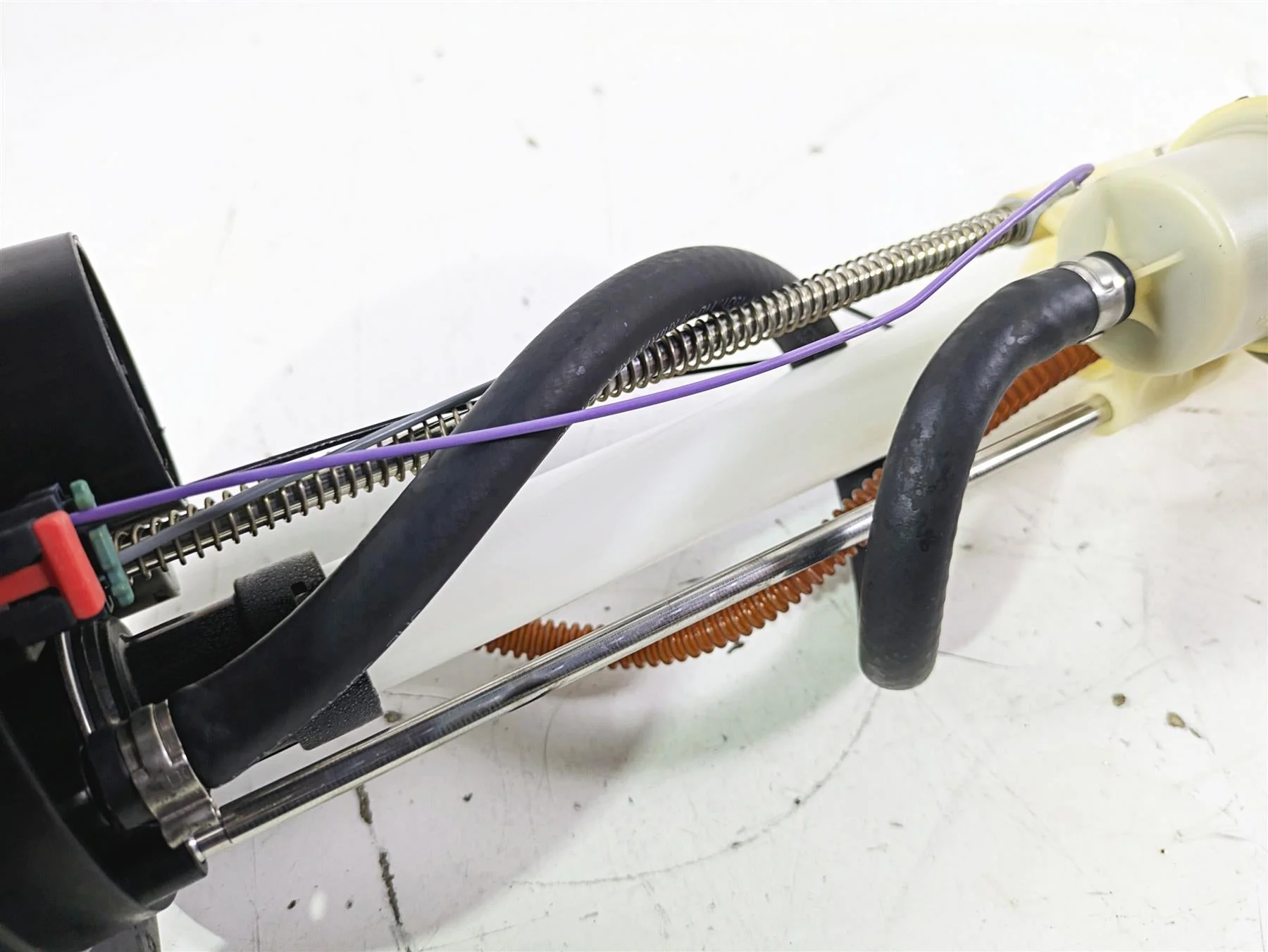 2012 Harley VRSCF Muscle V Rod Fuel Gas Petrol Pump - Tested 75310-07 75123-09 - Image 9