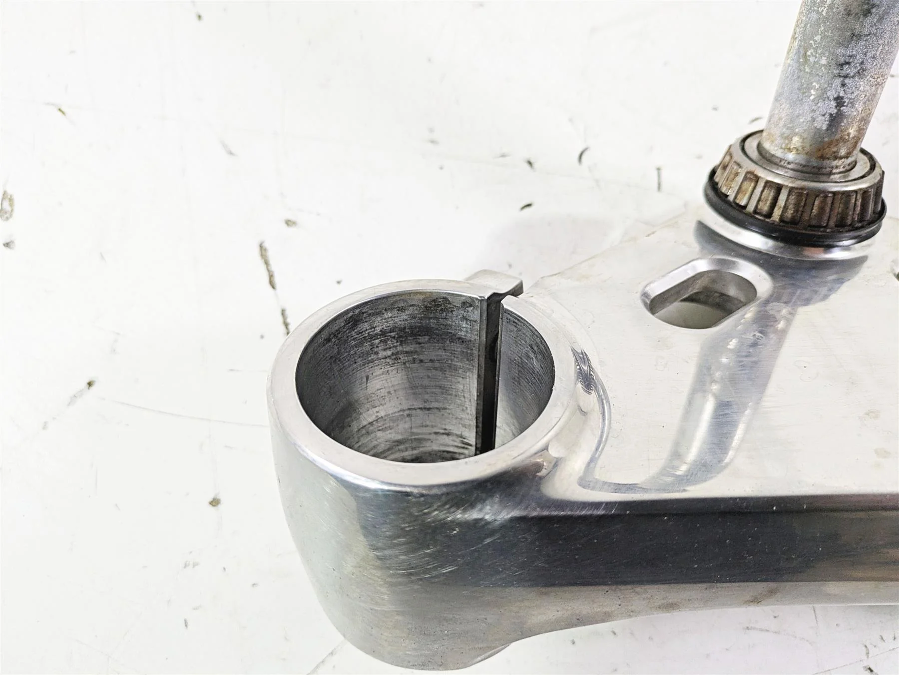 2012 Harley VRSCF Muscle V Rod Lower Triple Tree Steering Clamp 46892-09B - Image 5