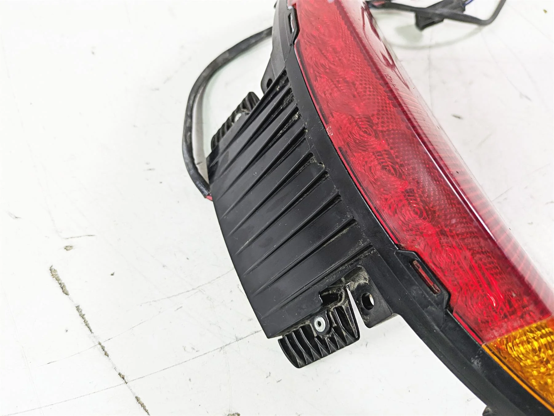 2012 Harley VRSCF Muscle V Rod Nice Taillight Turn Signal Brake Lamp 69391-09 - Image 10