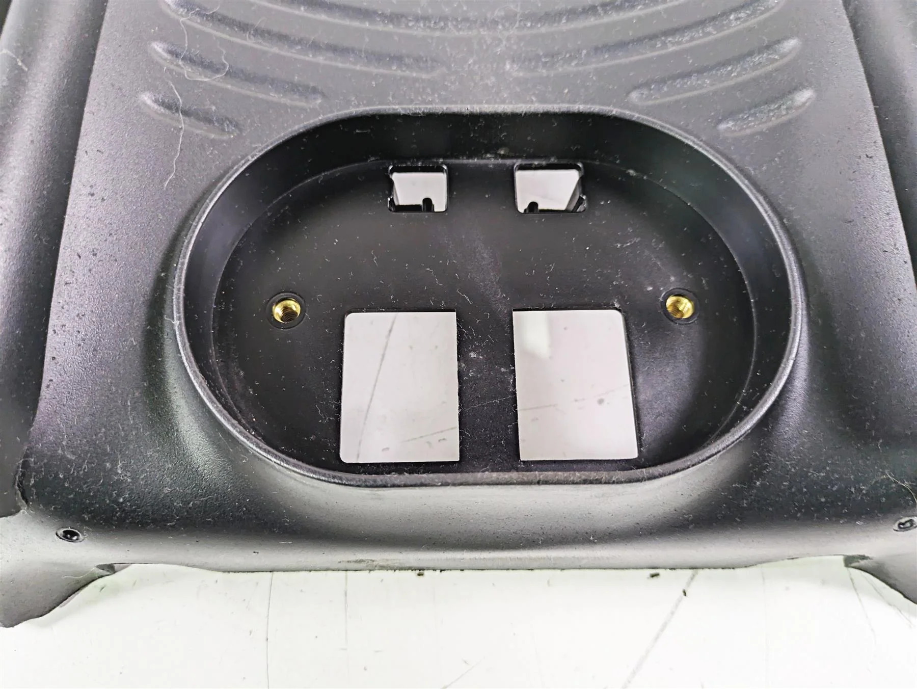 2012 Harley VRSCF Muscle V Rod Radiator Center Cover Fairing 26826-09 - Image 7