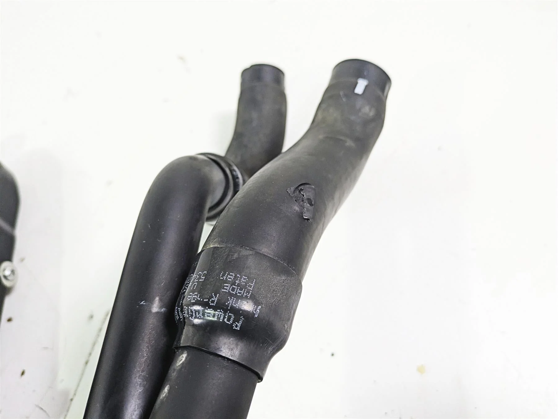 2012 Harley VRSCF Muscle V Rod Radiator Fans Reservoir Hoses 26722-04 - Image 5