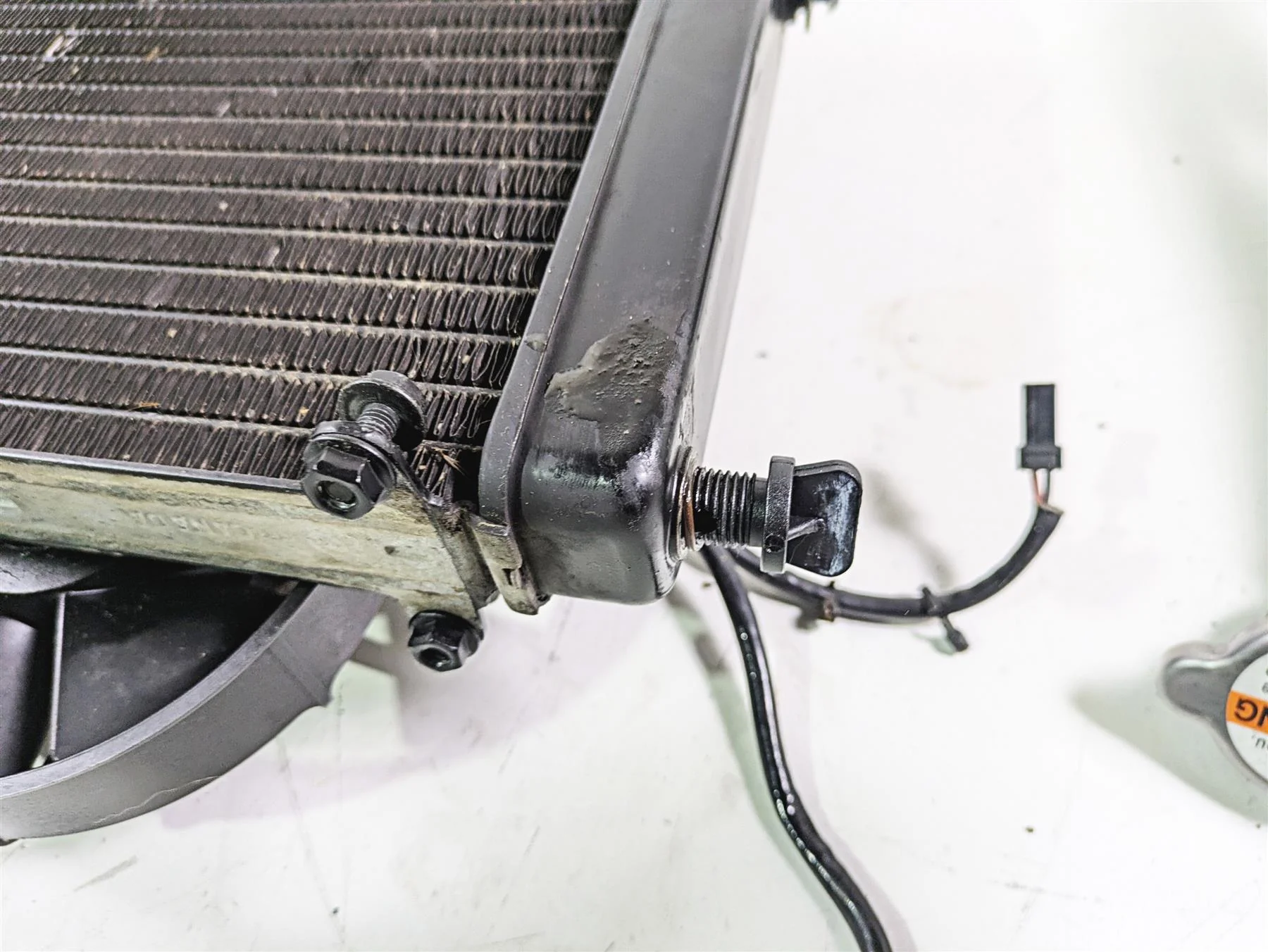 2012 Harley VRSCF Muscle V Rod Radiator Fans Reservoir Hoses 26722-04 - Image 9
